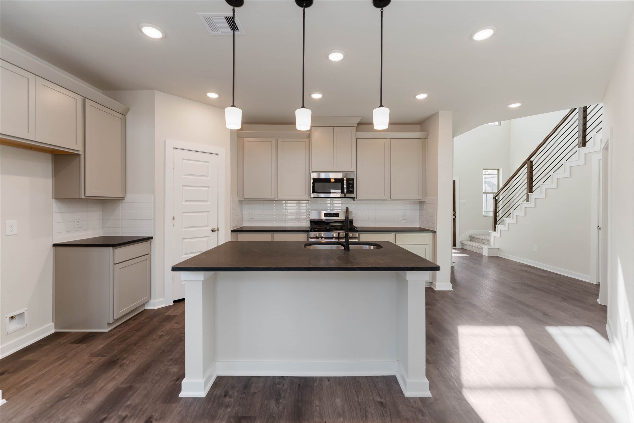 16841 Needlepoint Drive Property Photo 4