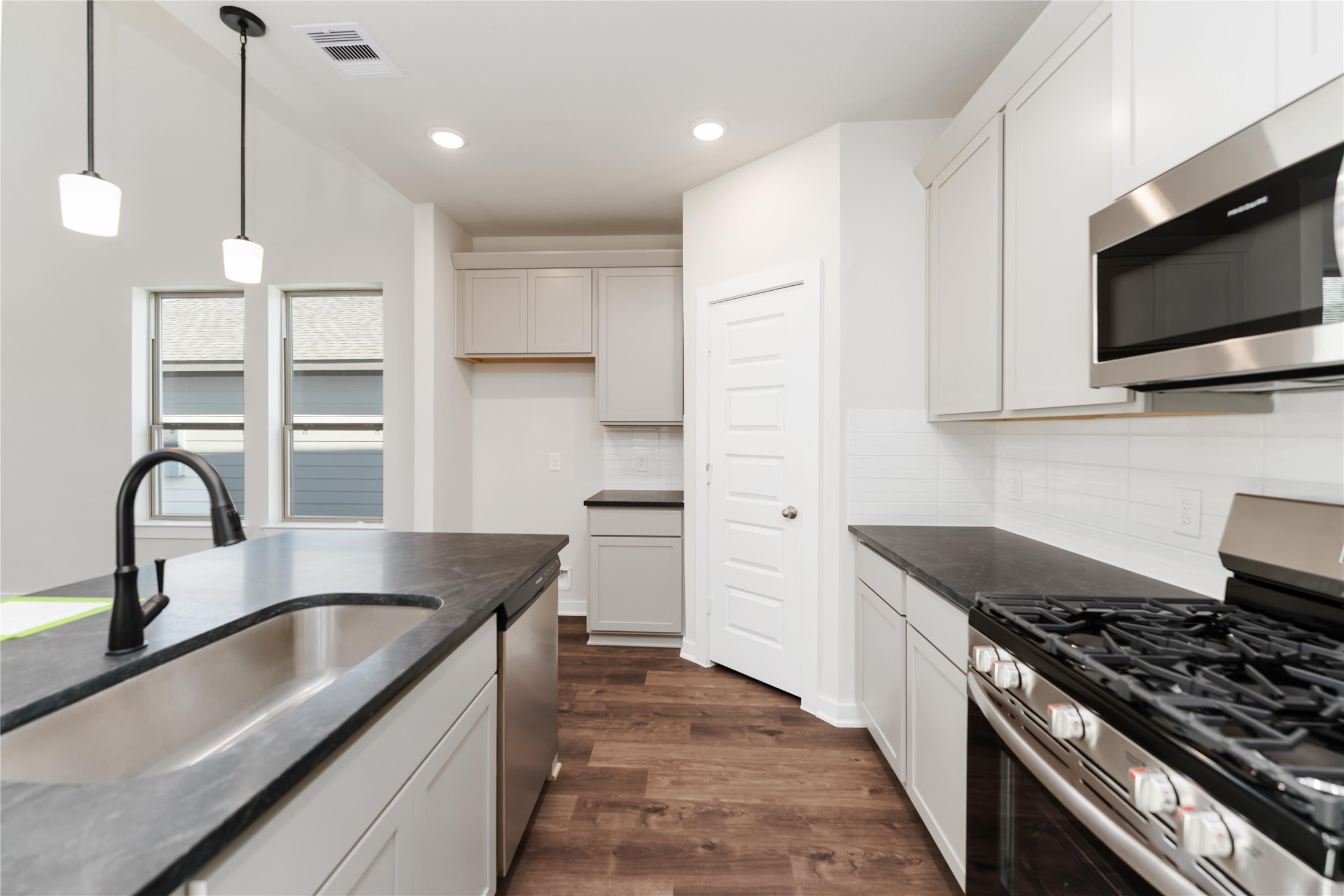 16841 Needlepoint Drive Property Photo 5