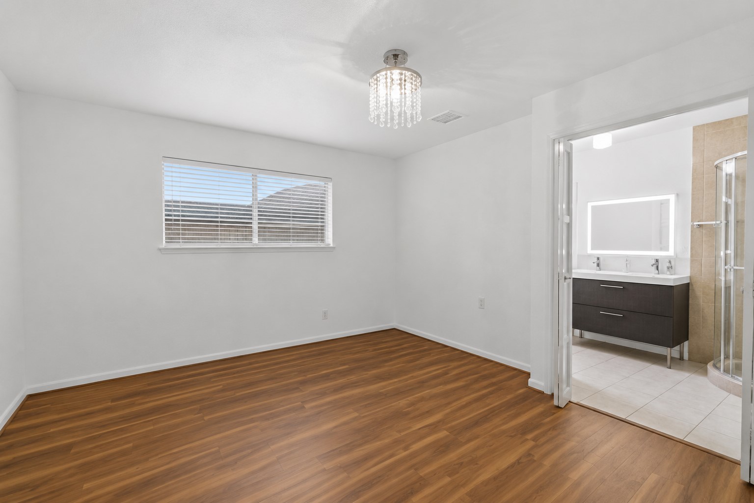 15823 Fox Springs Drive Property Photo 5