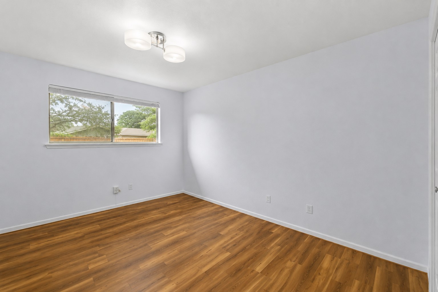 15823 Fox Springs Drive Property Photo 13