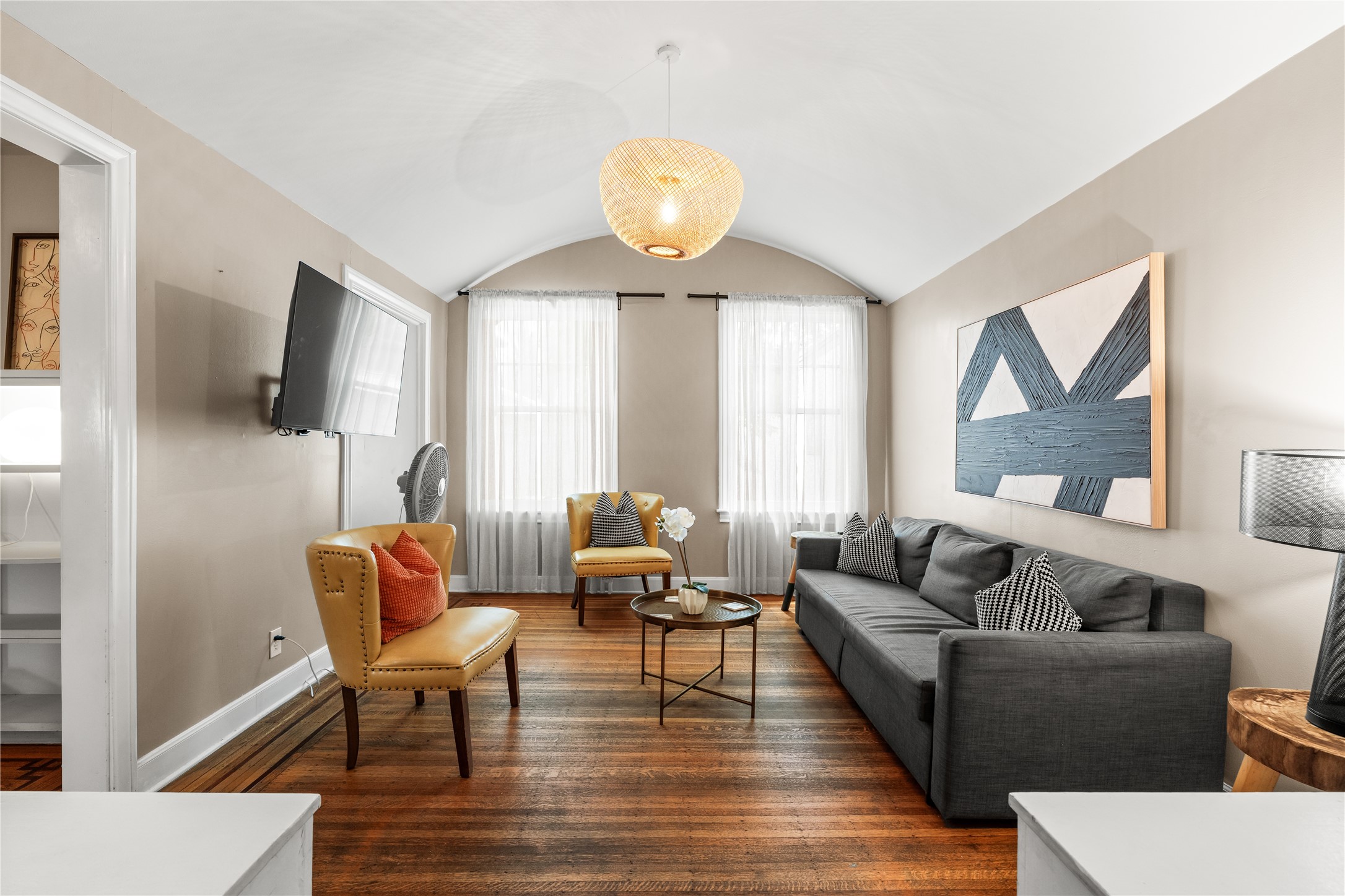 1202 Hawthorne Street Property Photo 5
