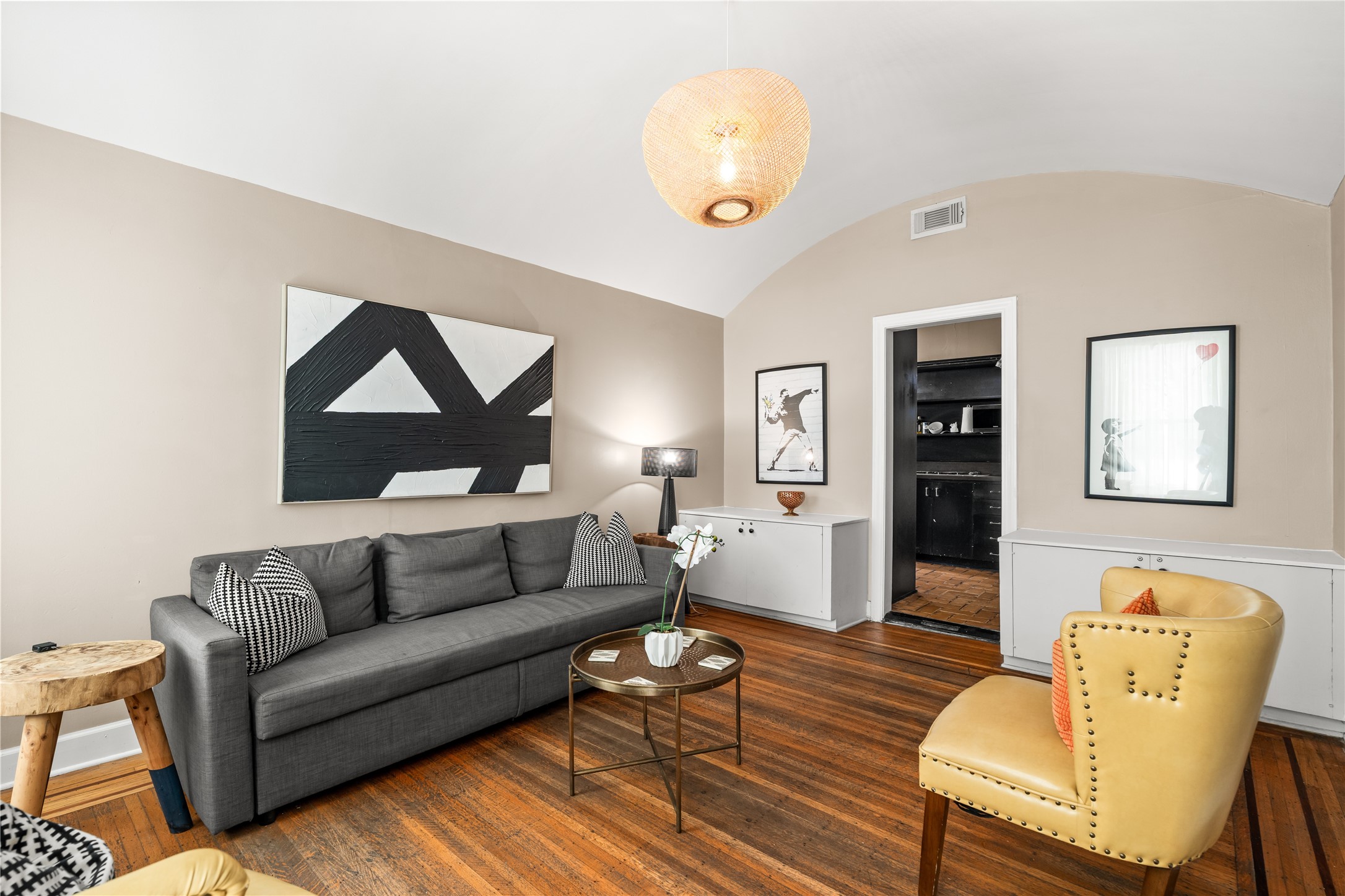 1202 Hawthorne Street Property Photo 6