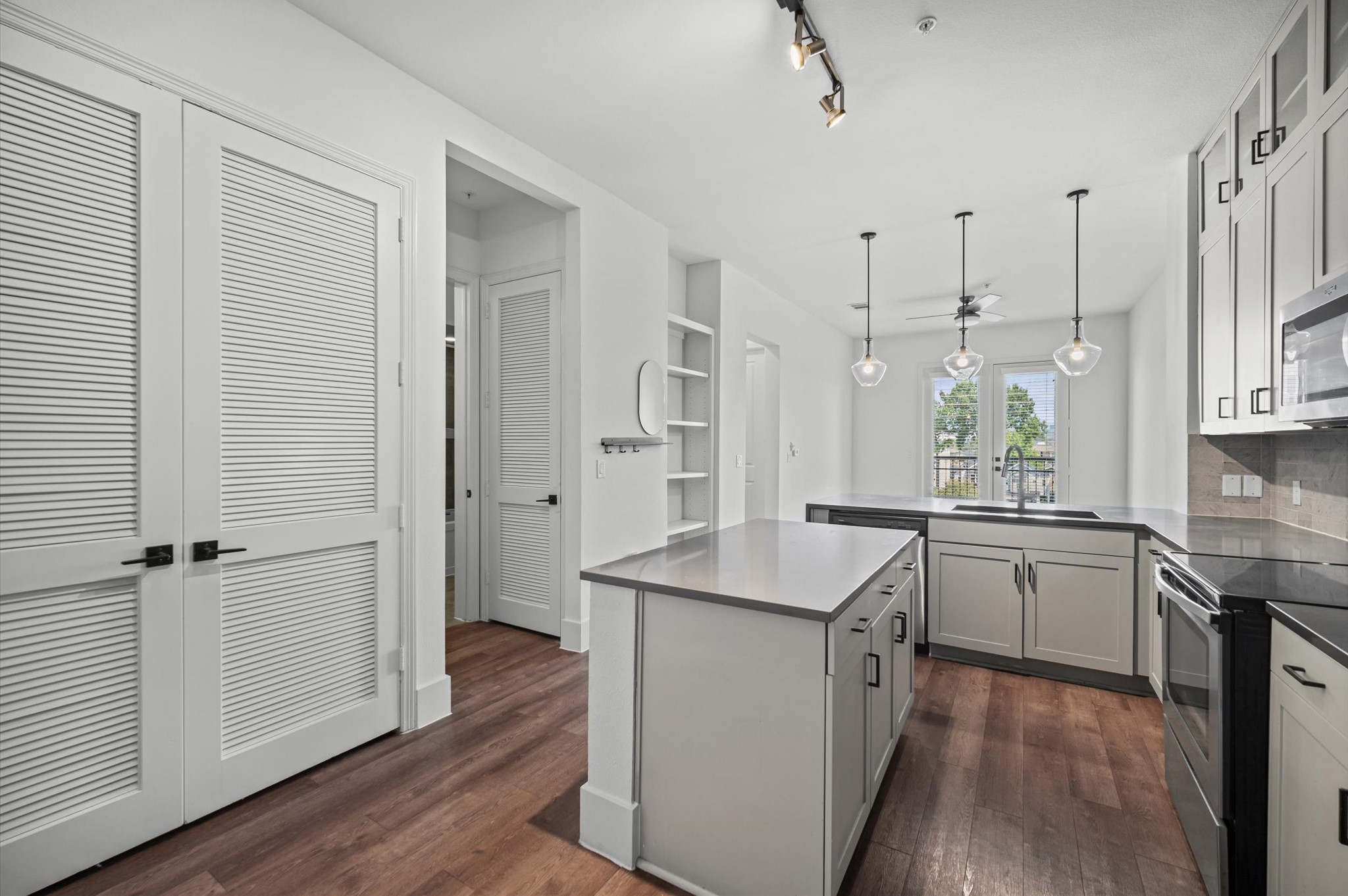 1508 Blodgett Street 503 Property Photo 8