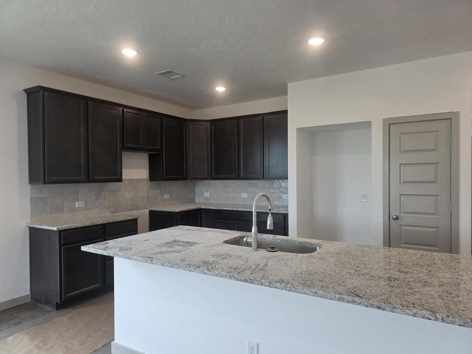 1494 Lake Ridge Drive Property Photo 5