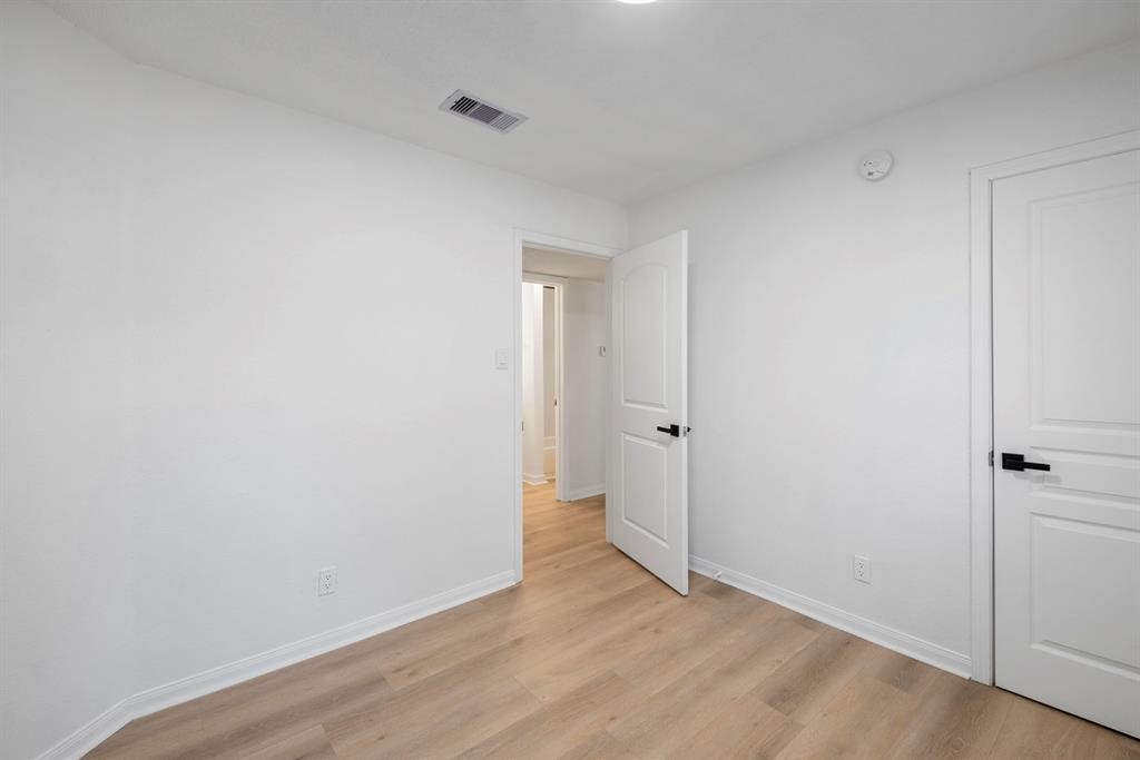 700 Lyle W Avenue A Property Photo 3