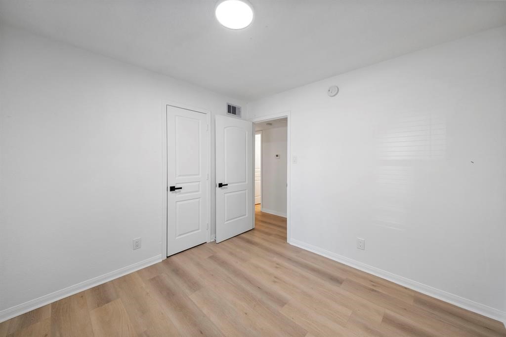 700 Lyle W Avenue A Property Photo 6