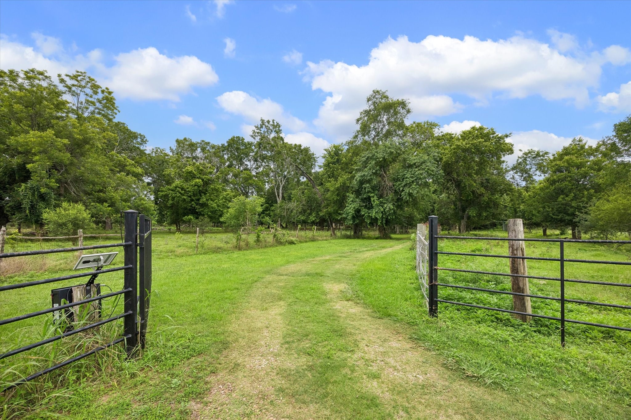 2511 Hartwell Road Property Photo 1