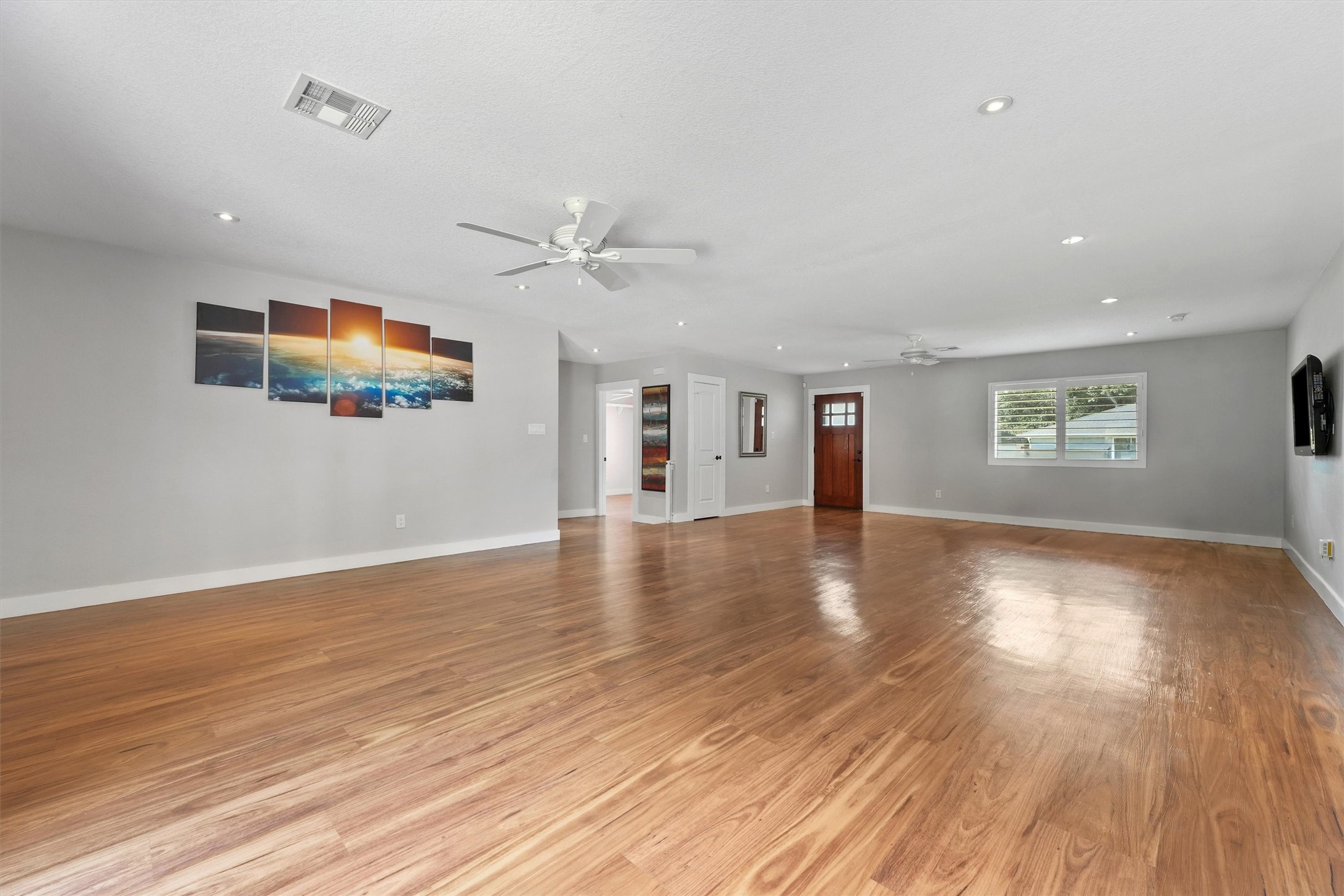 5618 Dawnridge Drive Property Photo 4