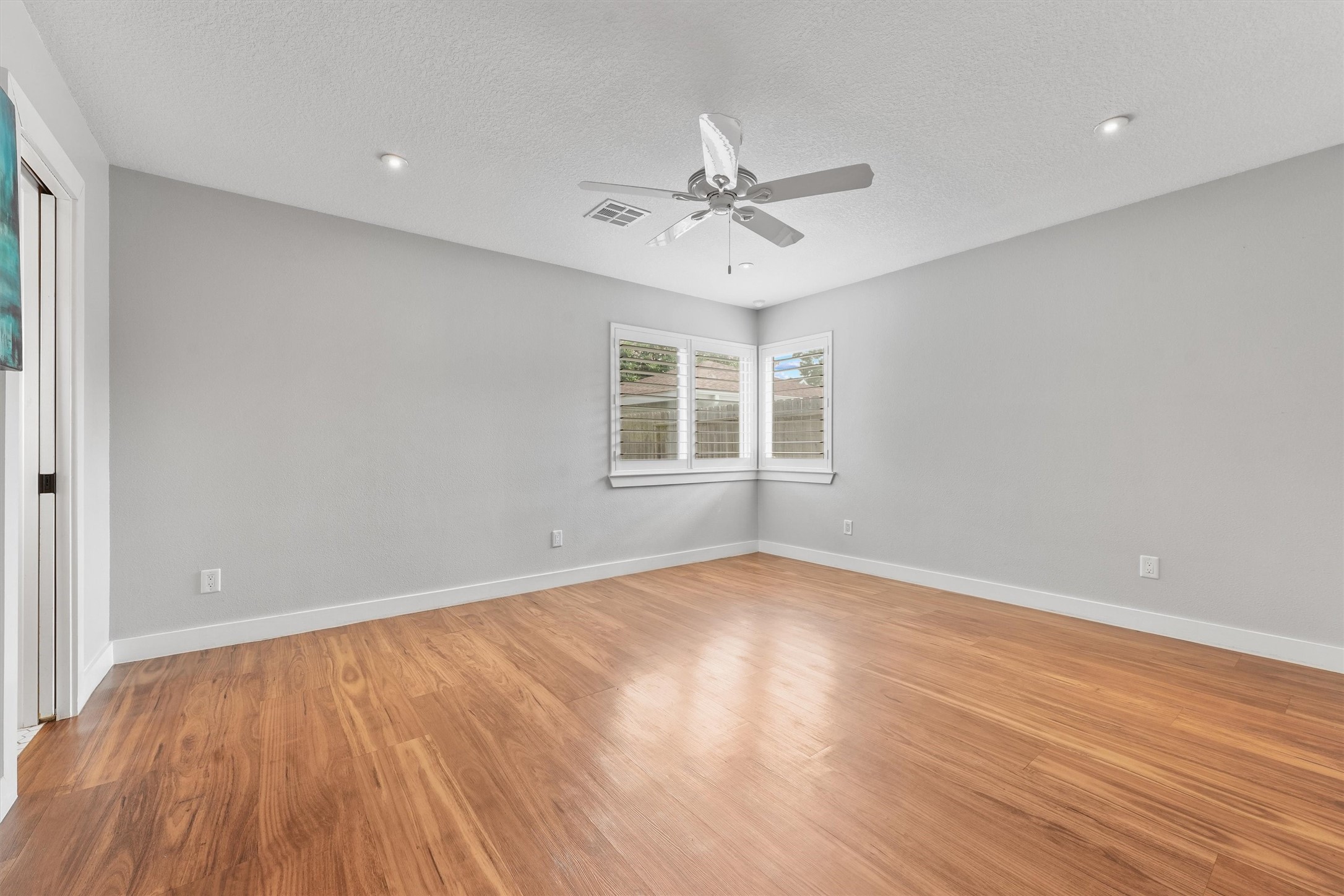 5618 Dawnridge Drive Property Photo 6
