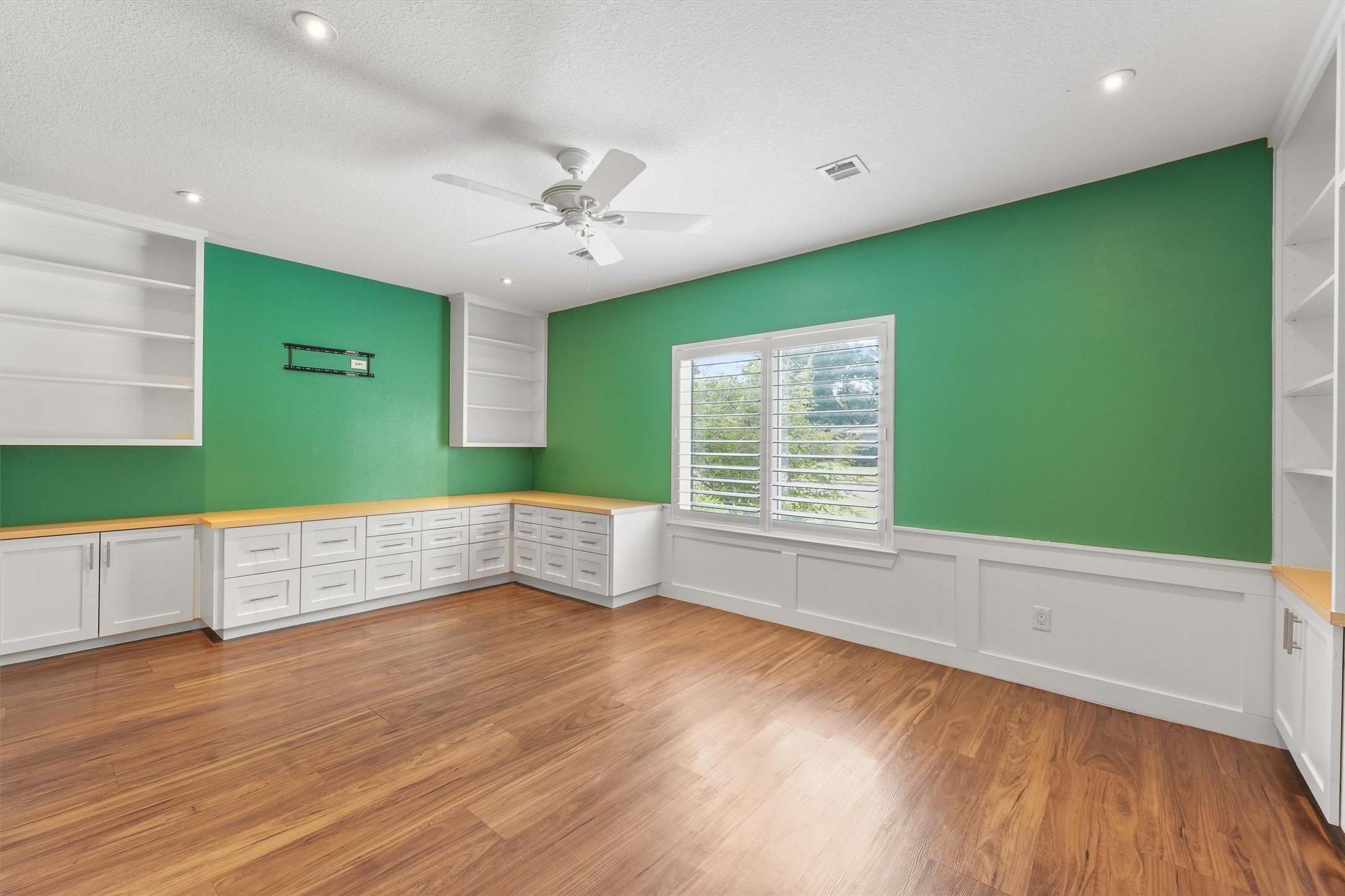 5618 Dawnridge Drive Property Photo 9