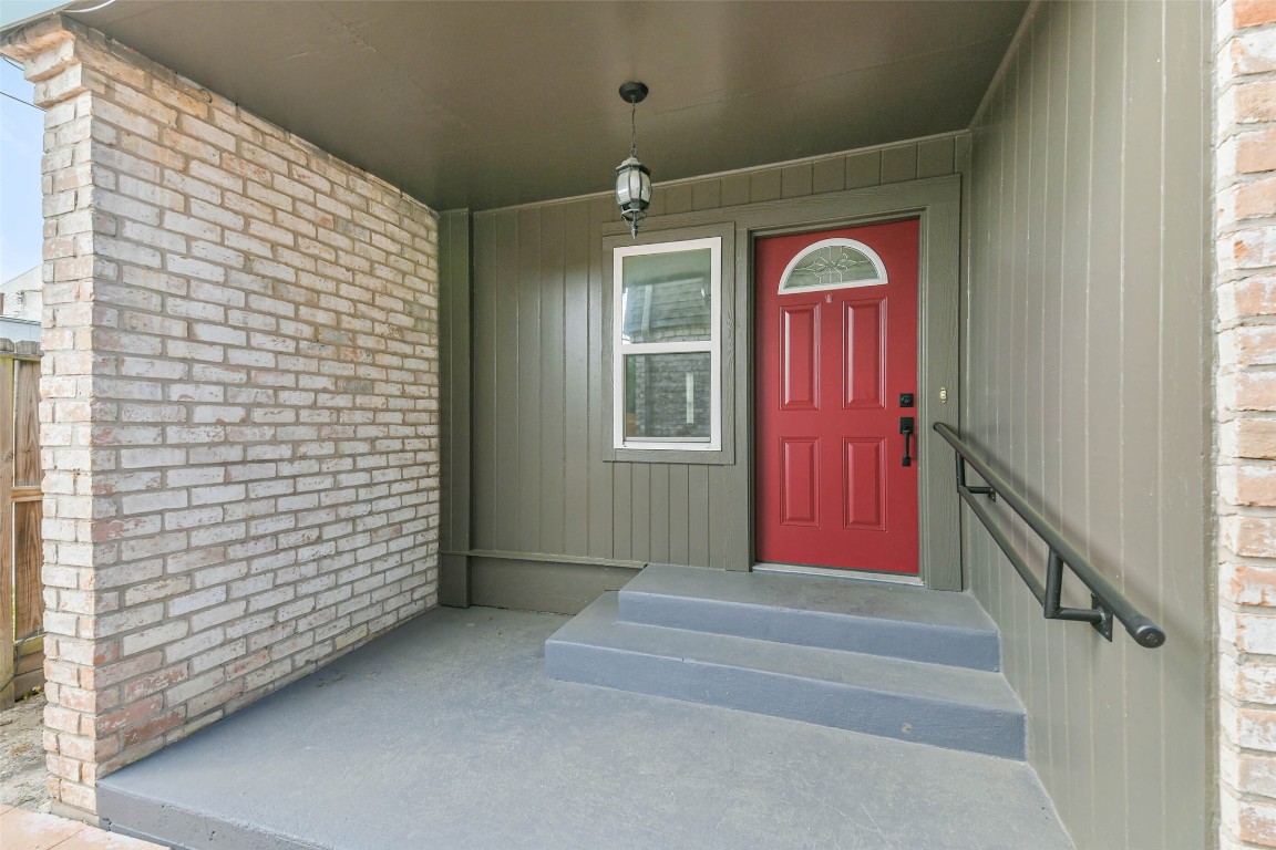 5922 Fairdale Lane C Property Photo 4