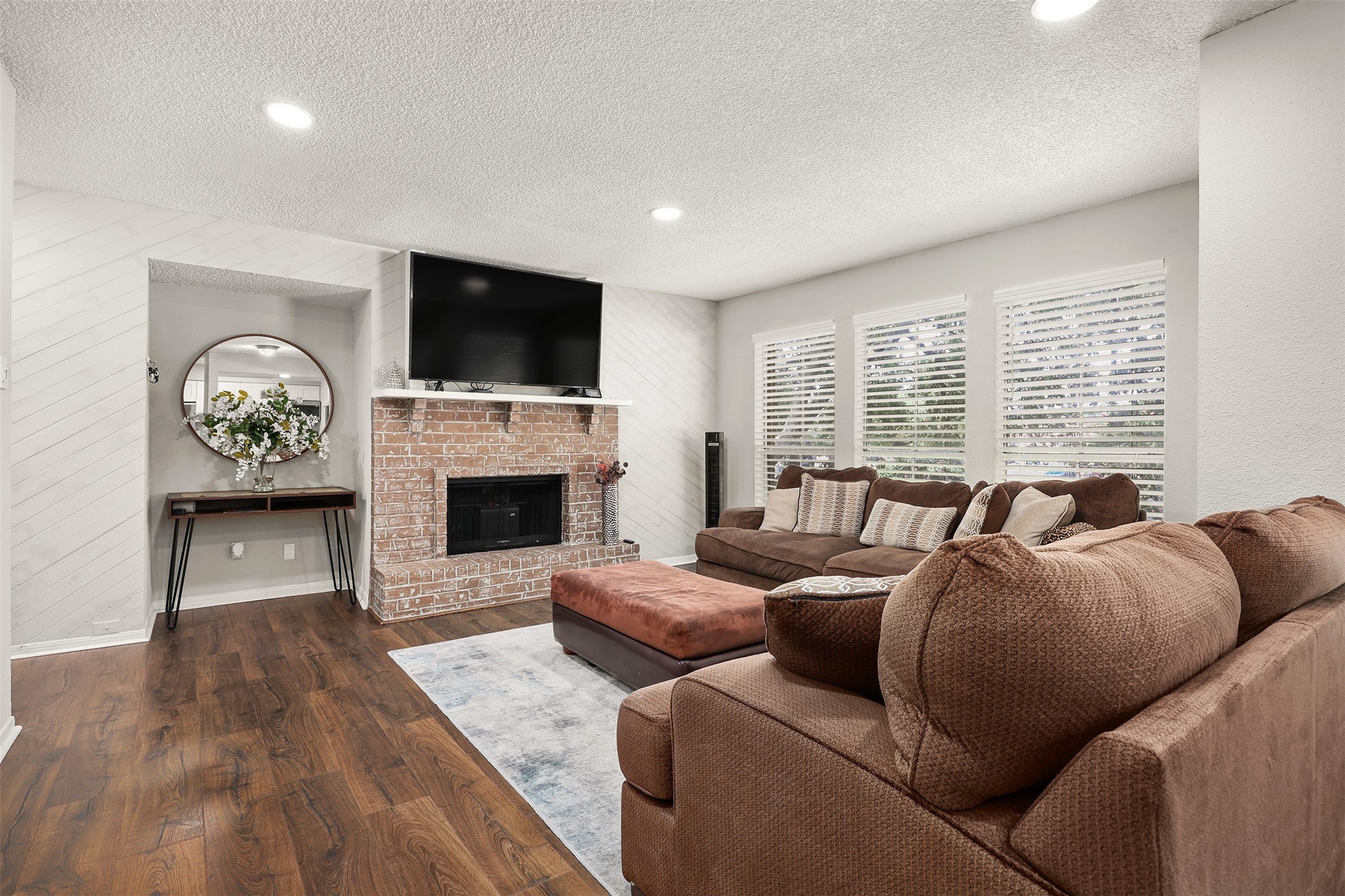 1516 Bay Area Boulevard D2 Property Photo 3