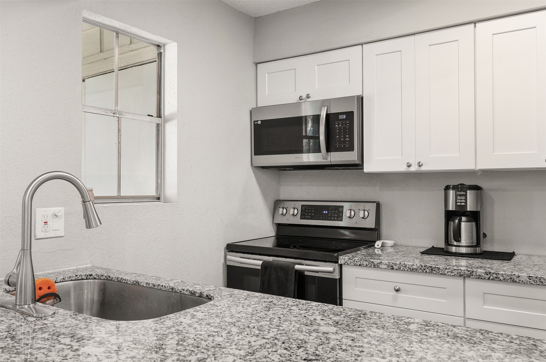 1516 Bay Area Boulevard D2 Property Photo 7
