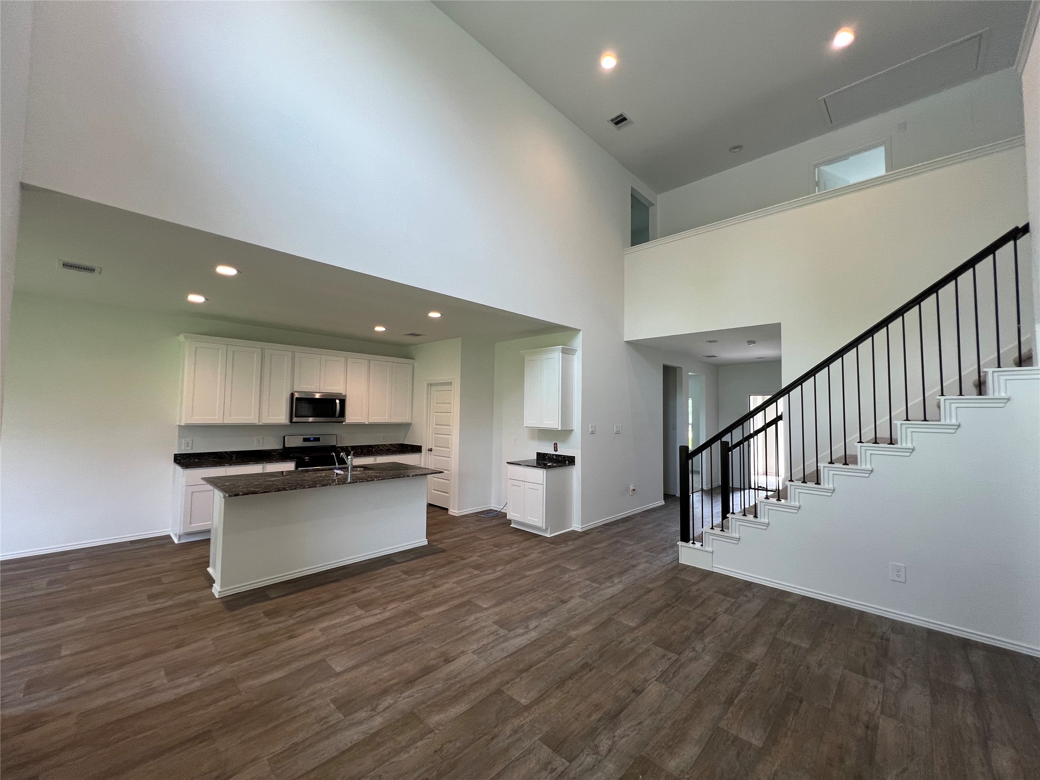 2712 Bryan Grove Lane Property Photo 4