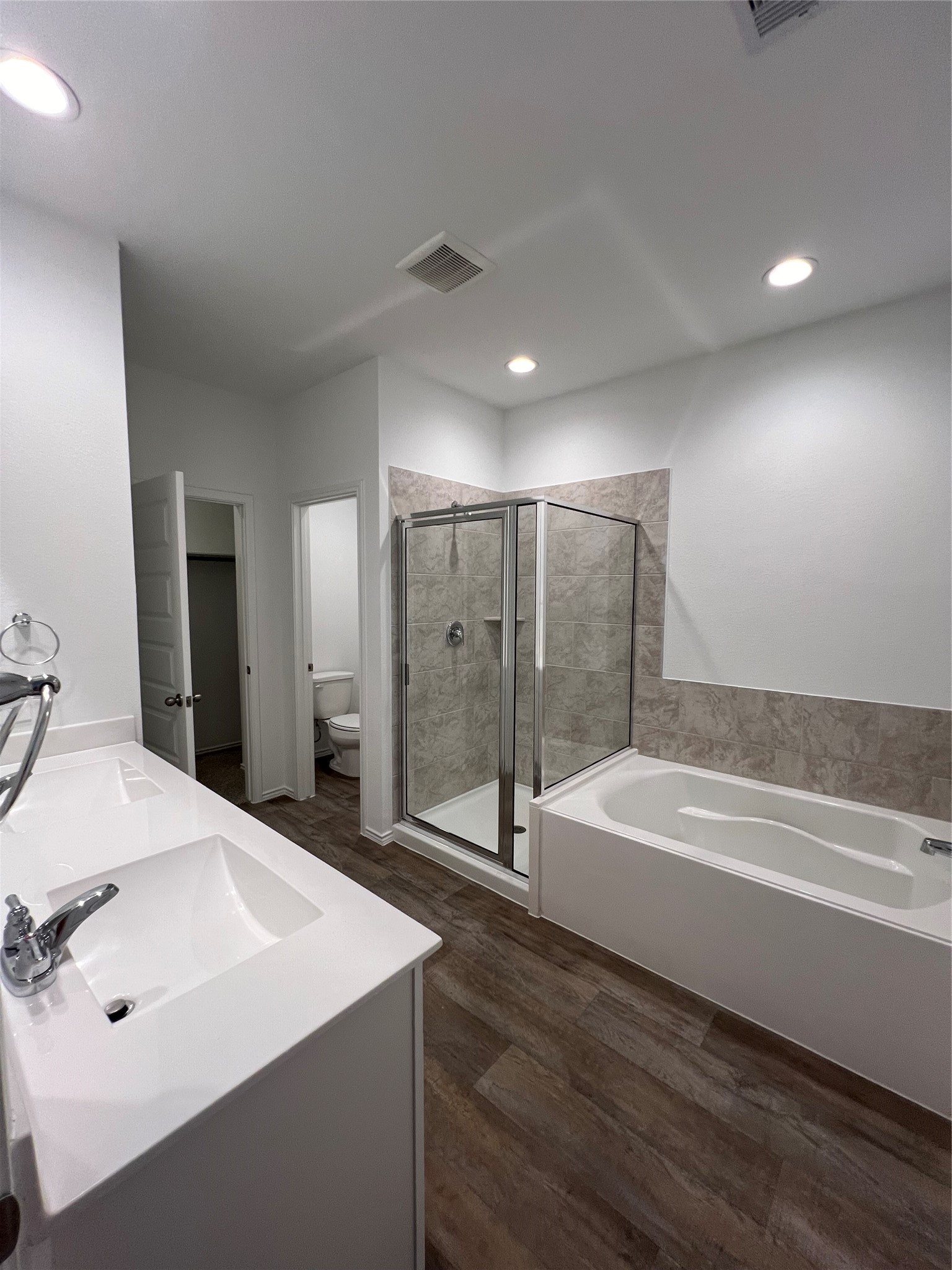 2712 Bryan Grove Lane Property Photo 8