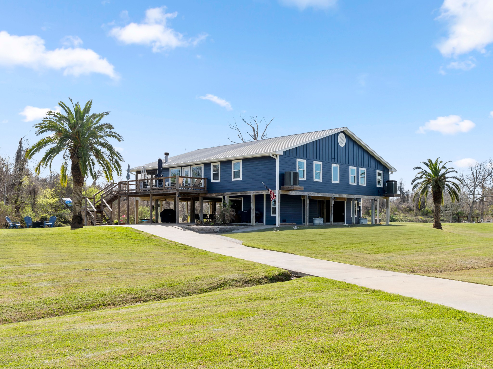 890 Exotic Isle Drive Property Photo 3