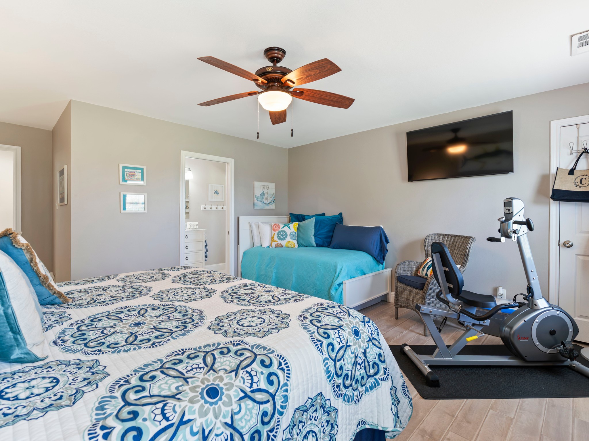 890 Exotic Isle Drive Property Photo 40