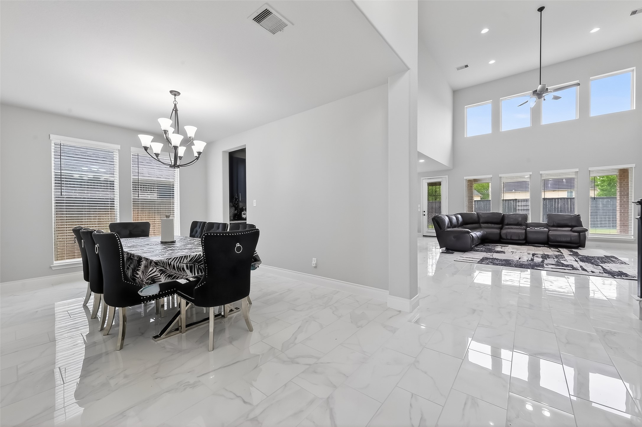 1806 Hackberry Heights Drive Property Photo 8