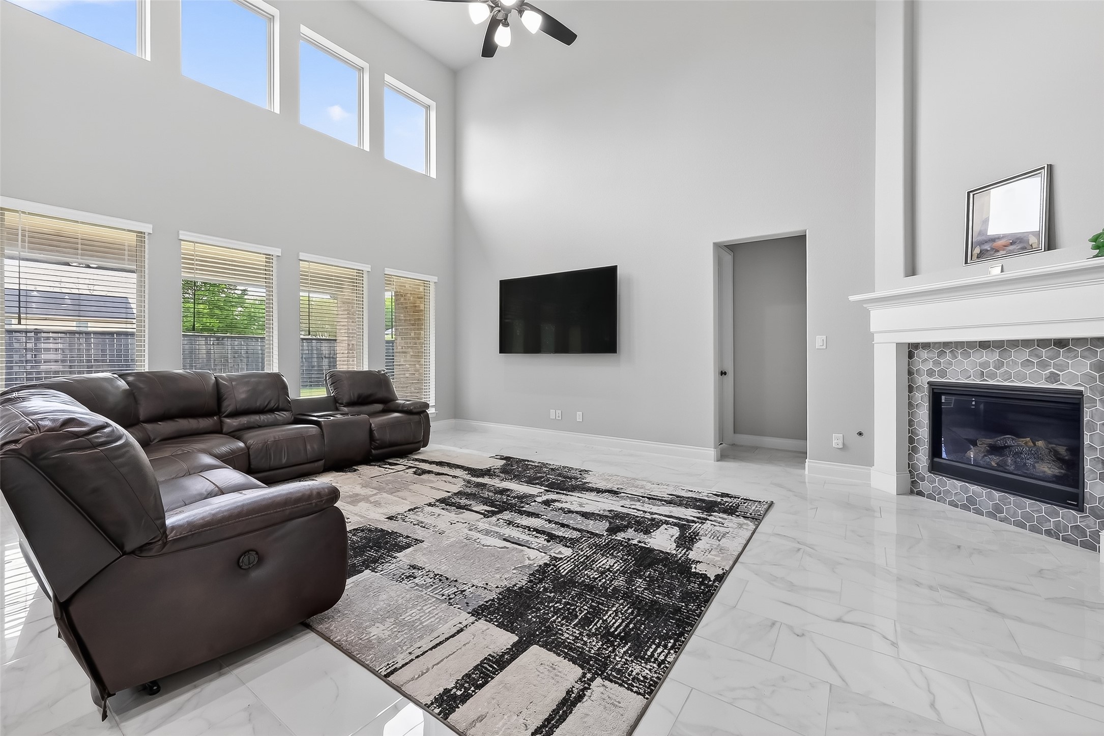 1806 Hackberry Heights Drive Property Photo 13