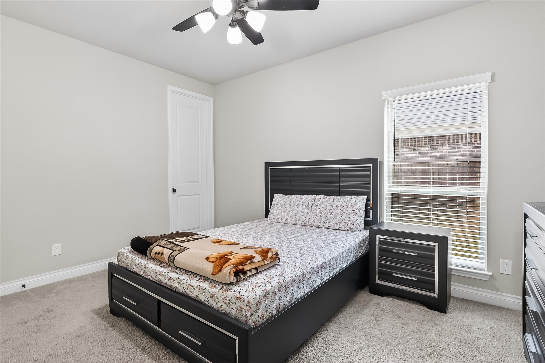 1806 Hackberry Heights Drive Property Photo 27