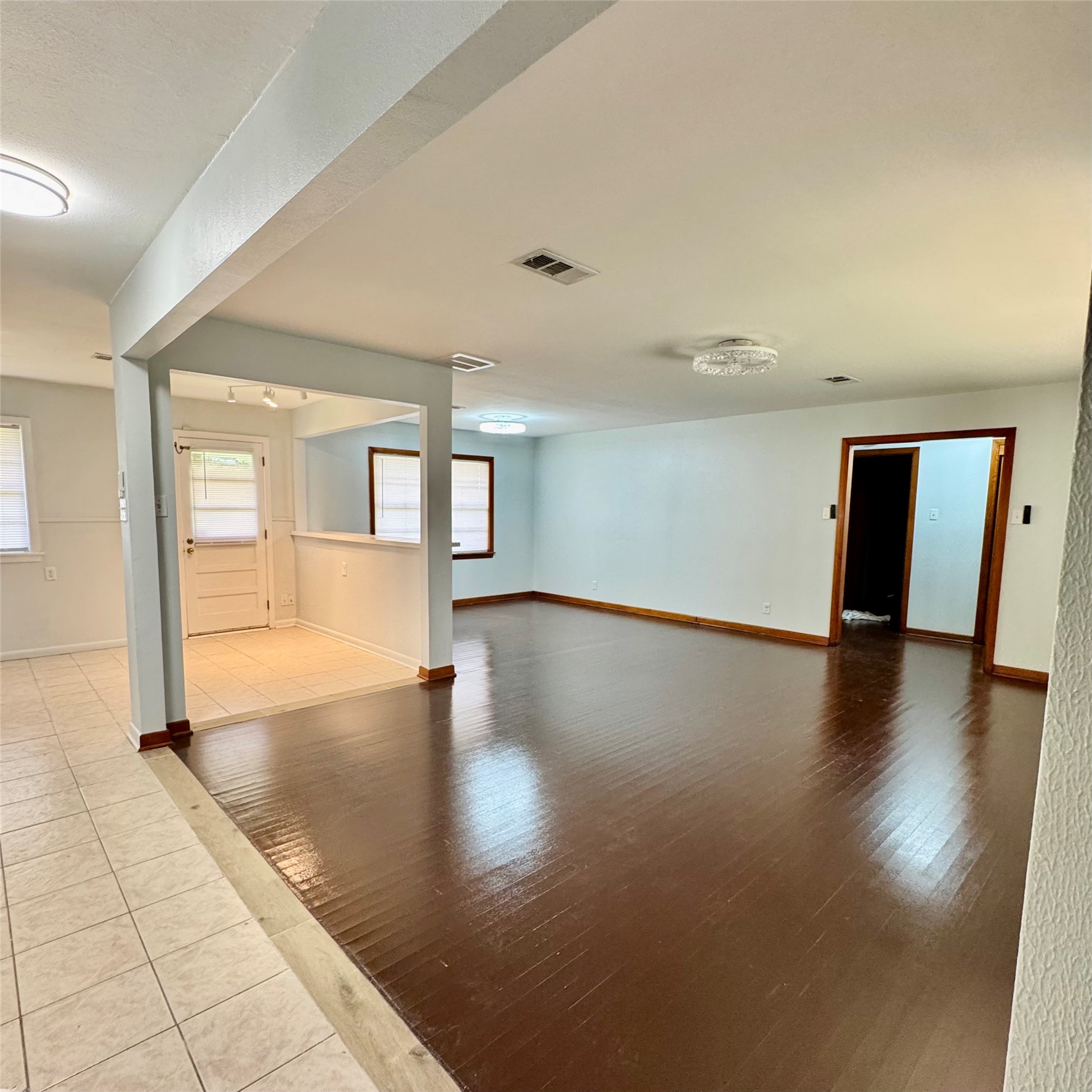 1701 Gillette Street Property Photo 7