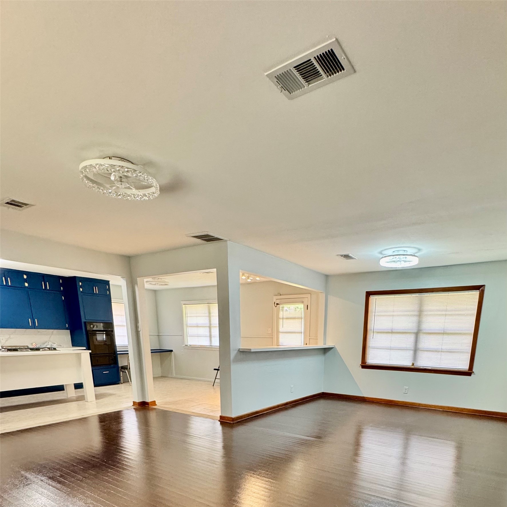 1701 Gillette Street Property Photo 8