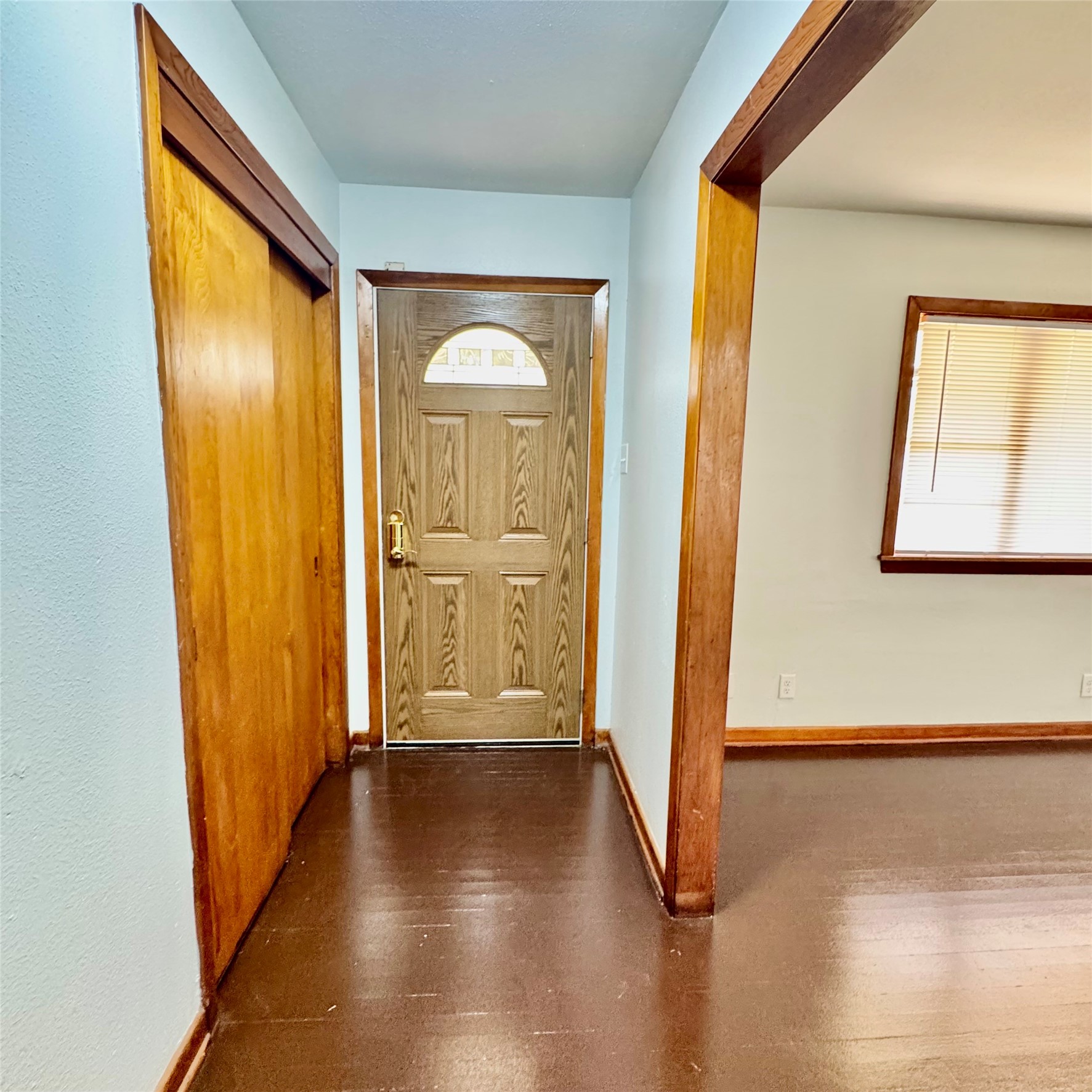 1701 Gillette Street Property Photo 9
