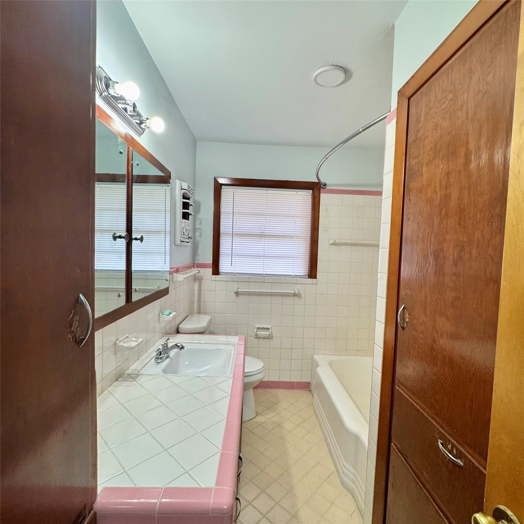 1701 Gillette Street Property Photo 19