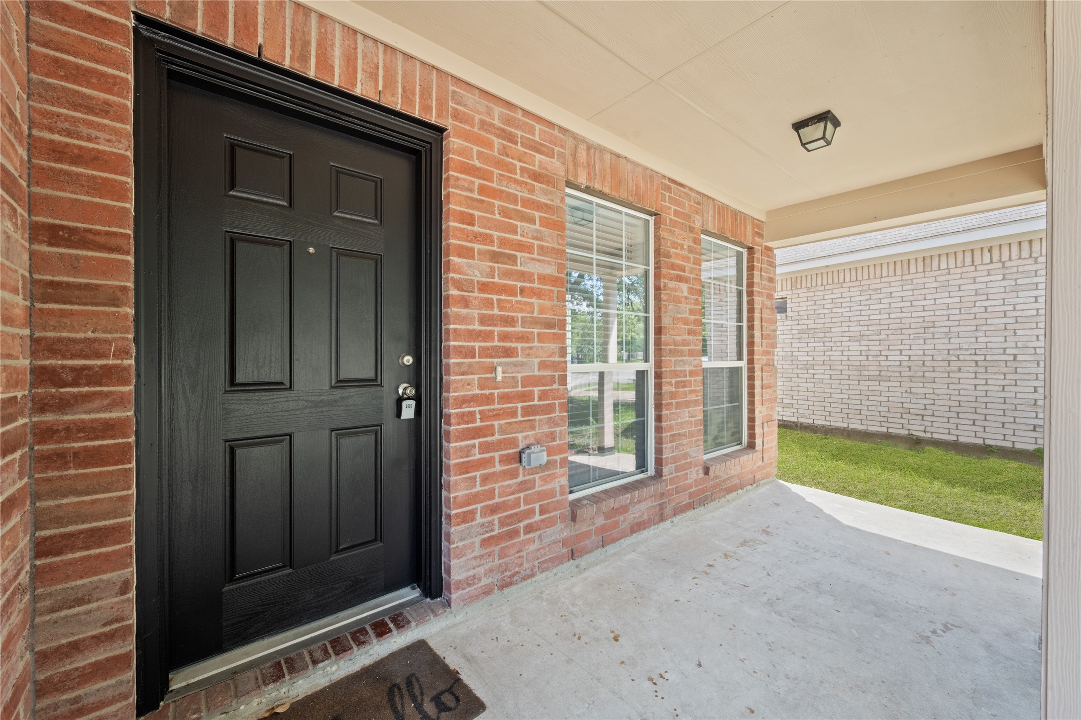 22511 Sweetglen Court Property Photo 3