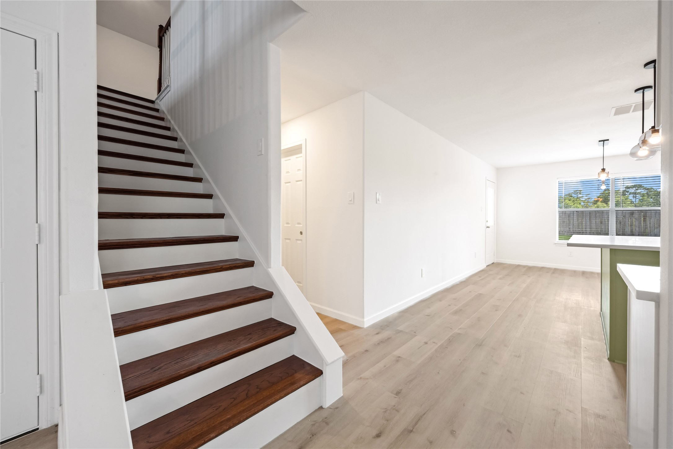 22511 Sweetglen Court Property Photo 6
