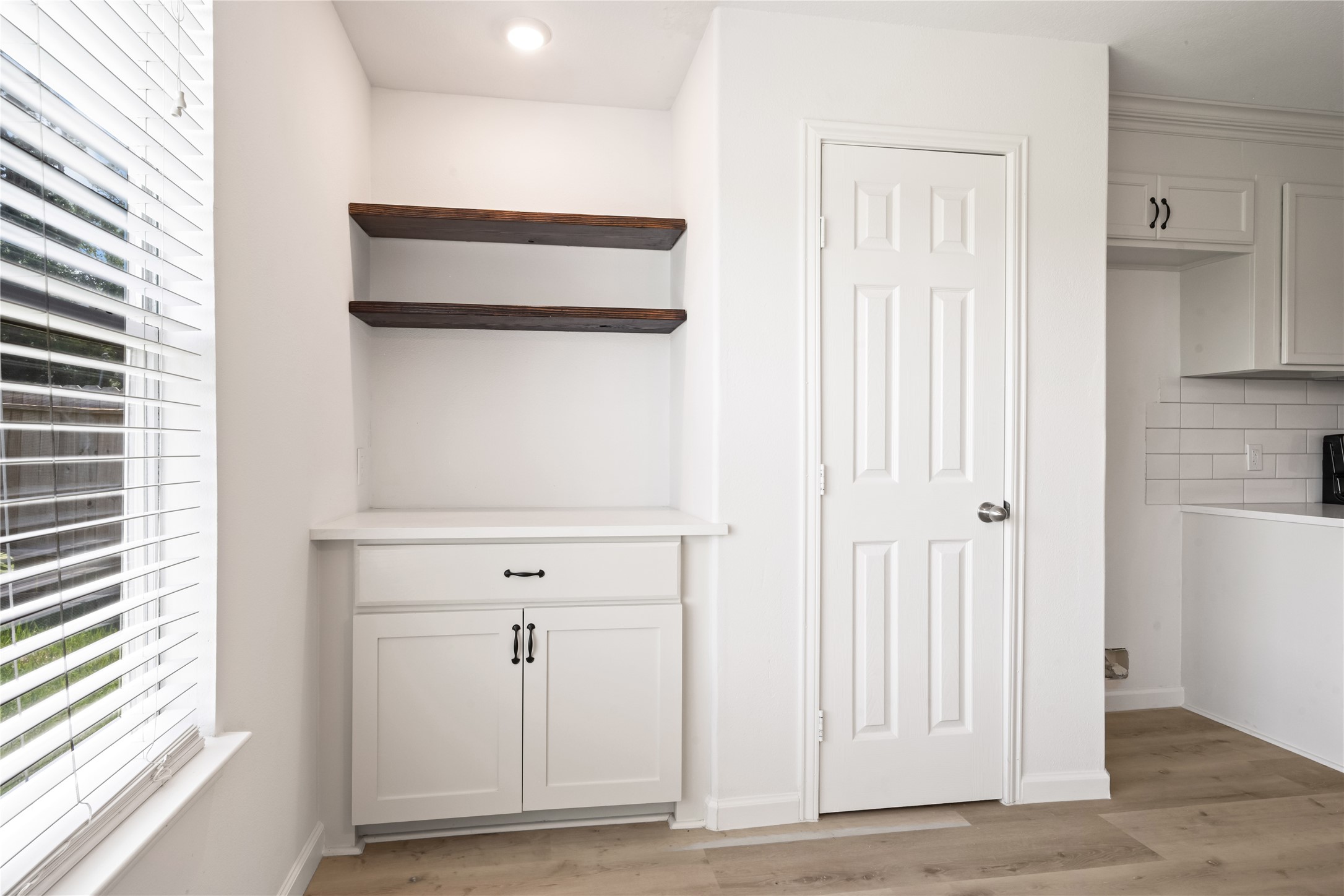 22511 Sweetglen Court Property Photo 10