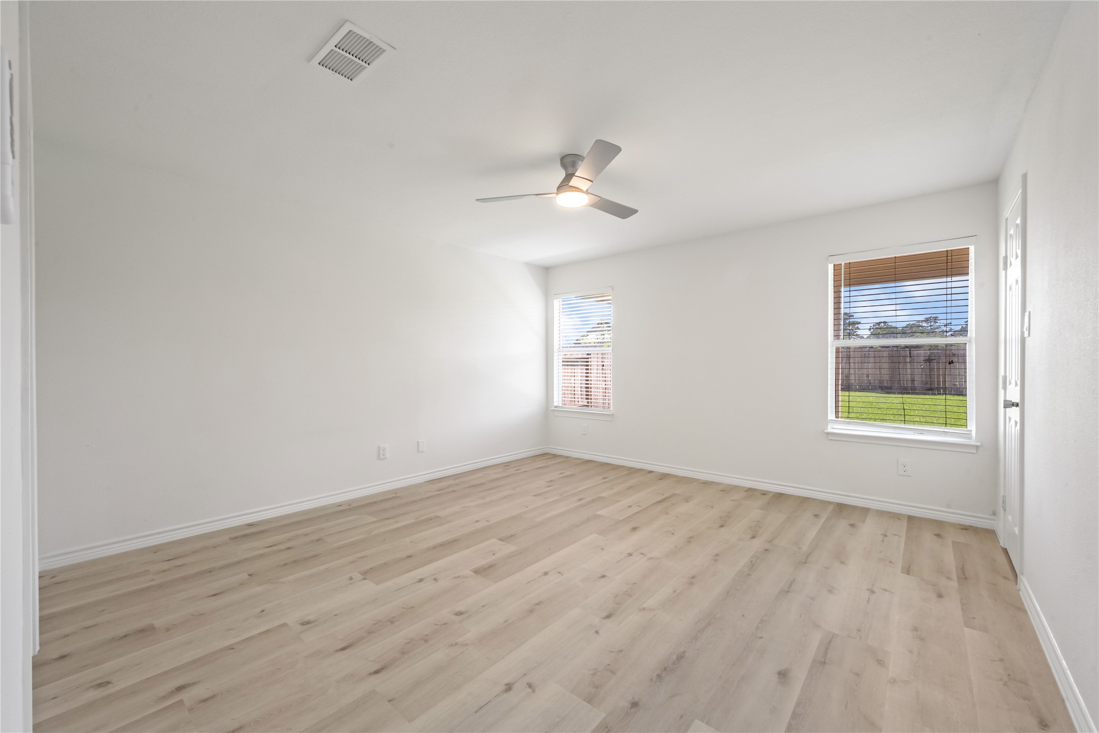 22511 Sweetglen Court Property Photo 12