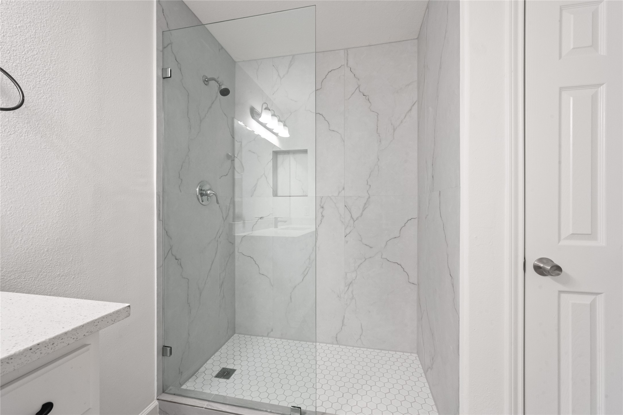 22511 Sweetglen Court Property Photo 16