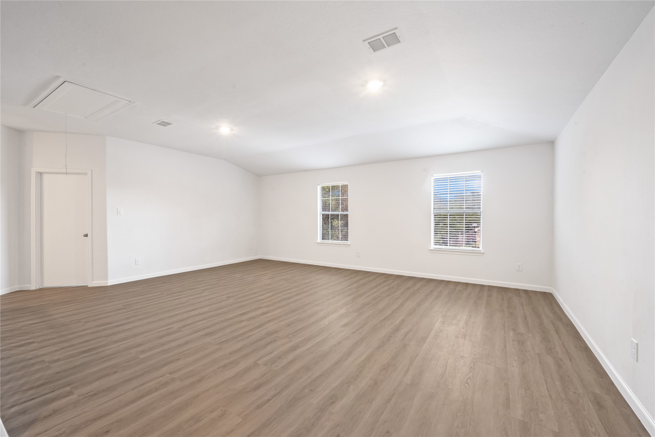 22511 Sweetglen Court Property Photo 18