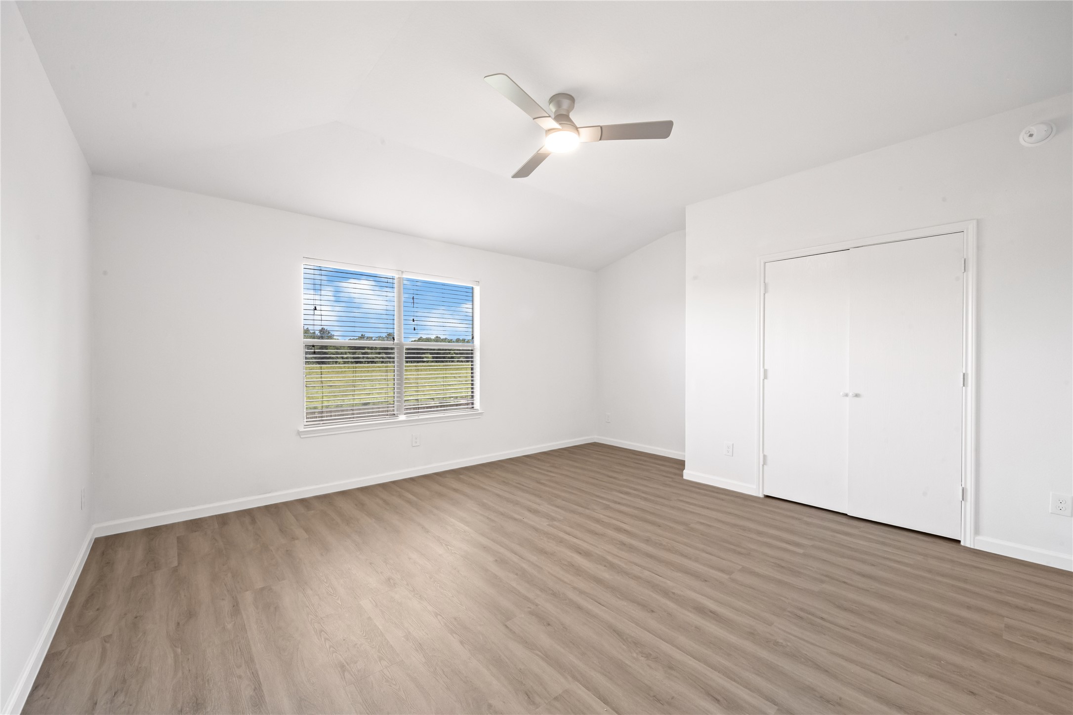 22511 Sweetglen Court Property Photo 19