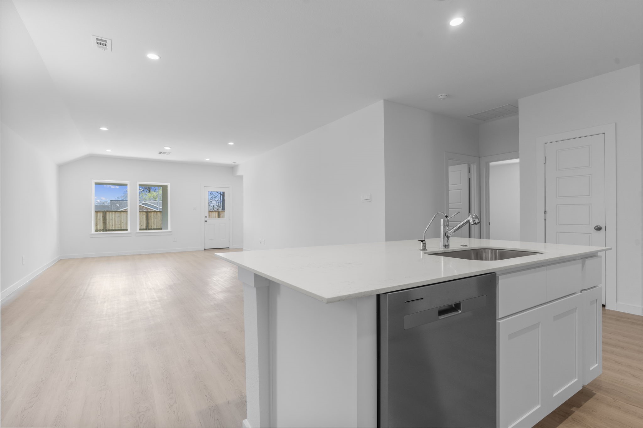 7807 Evening Emerald Property Photo 5