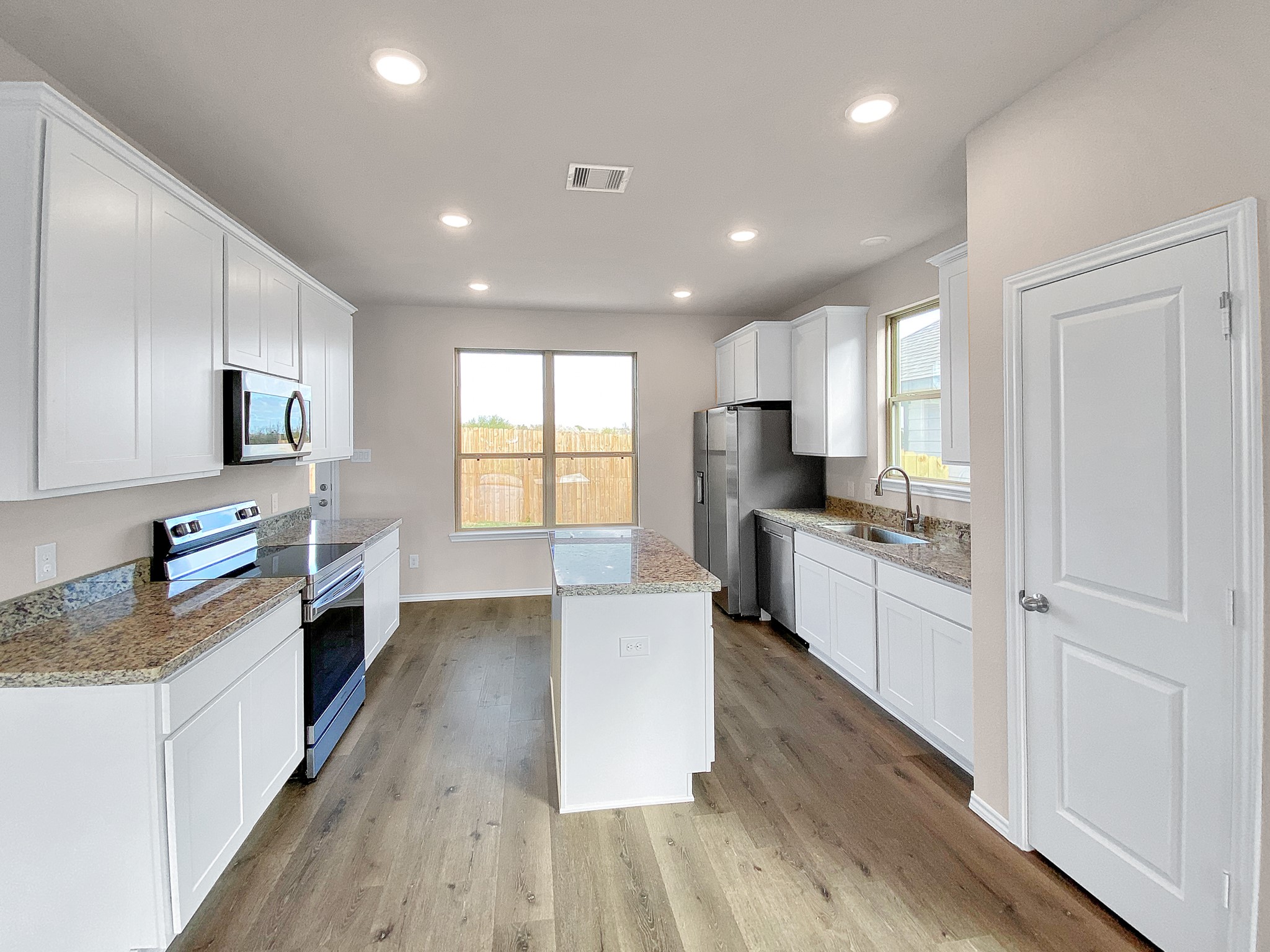 13071 Clearview Drive Property Photo 6