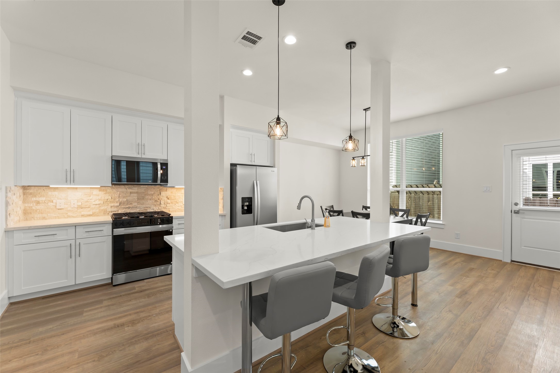 1805 Palmetto Landing Drive Property Photo 9