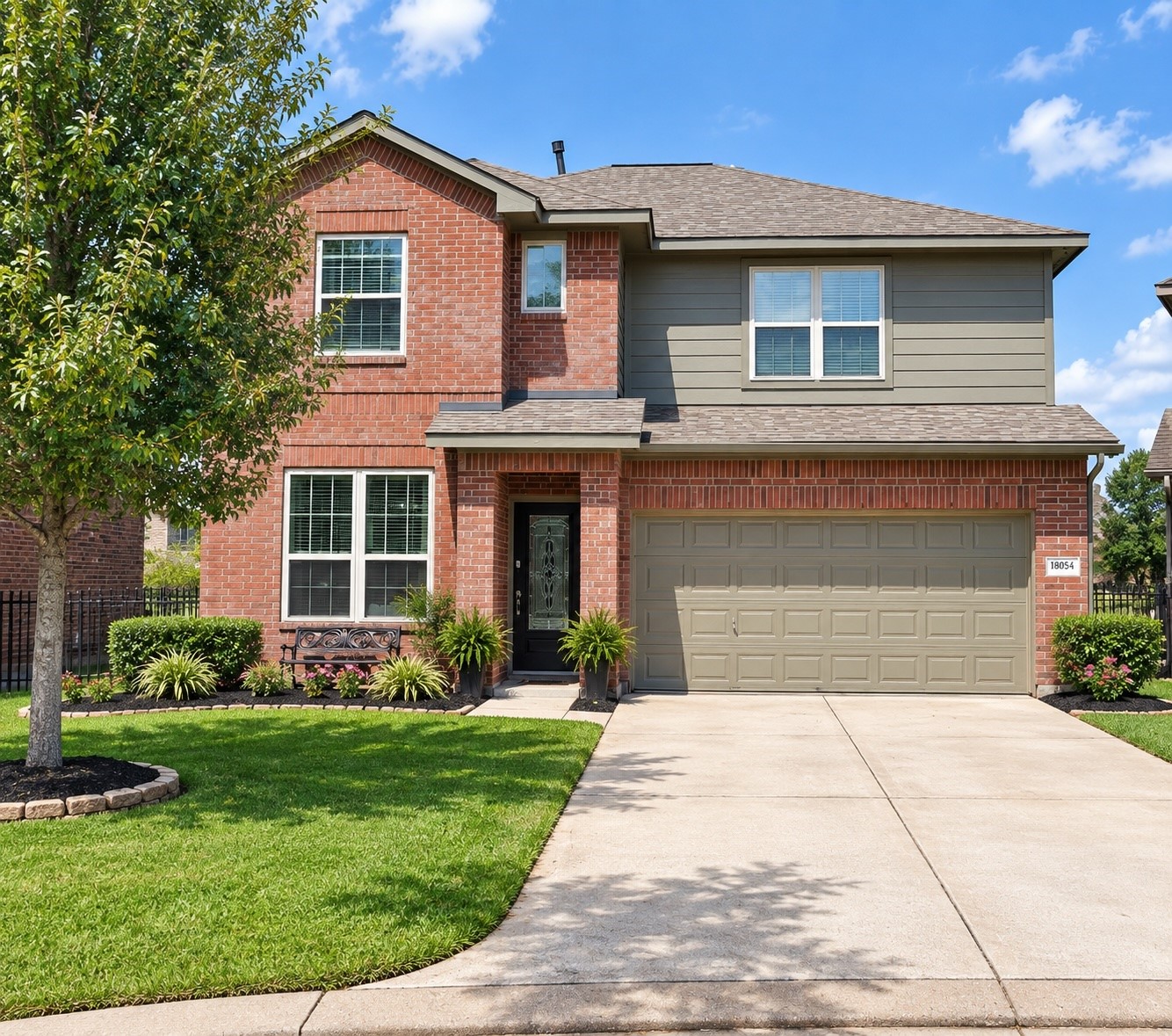 18654 Walden Glen Circle Property Photo 1