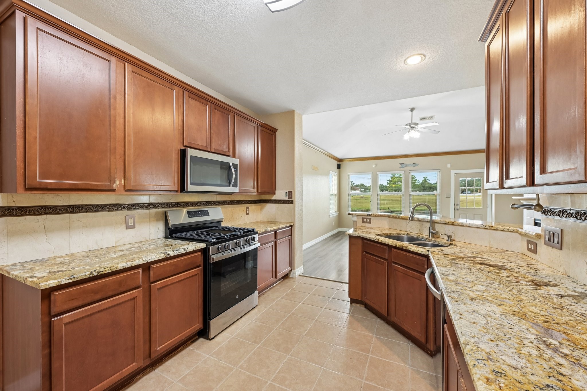 18654 Walden Glen Circle Property Photo 10