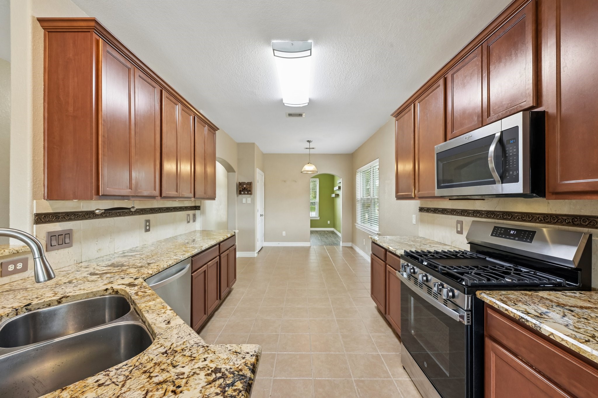 18654 Walden Glen Circle Property Photo 11