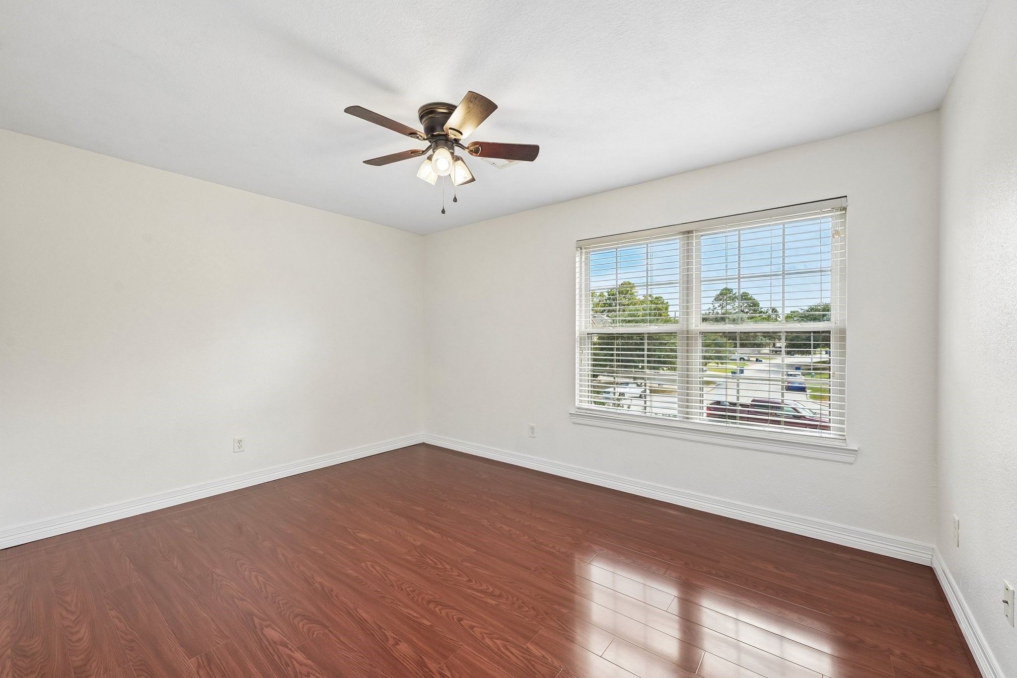 18654 Walden Glen Circle Property Photo 16