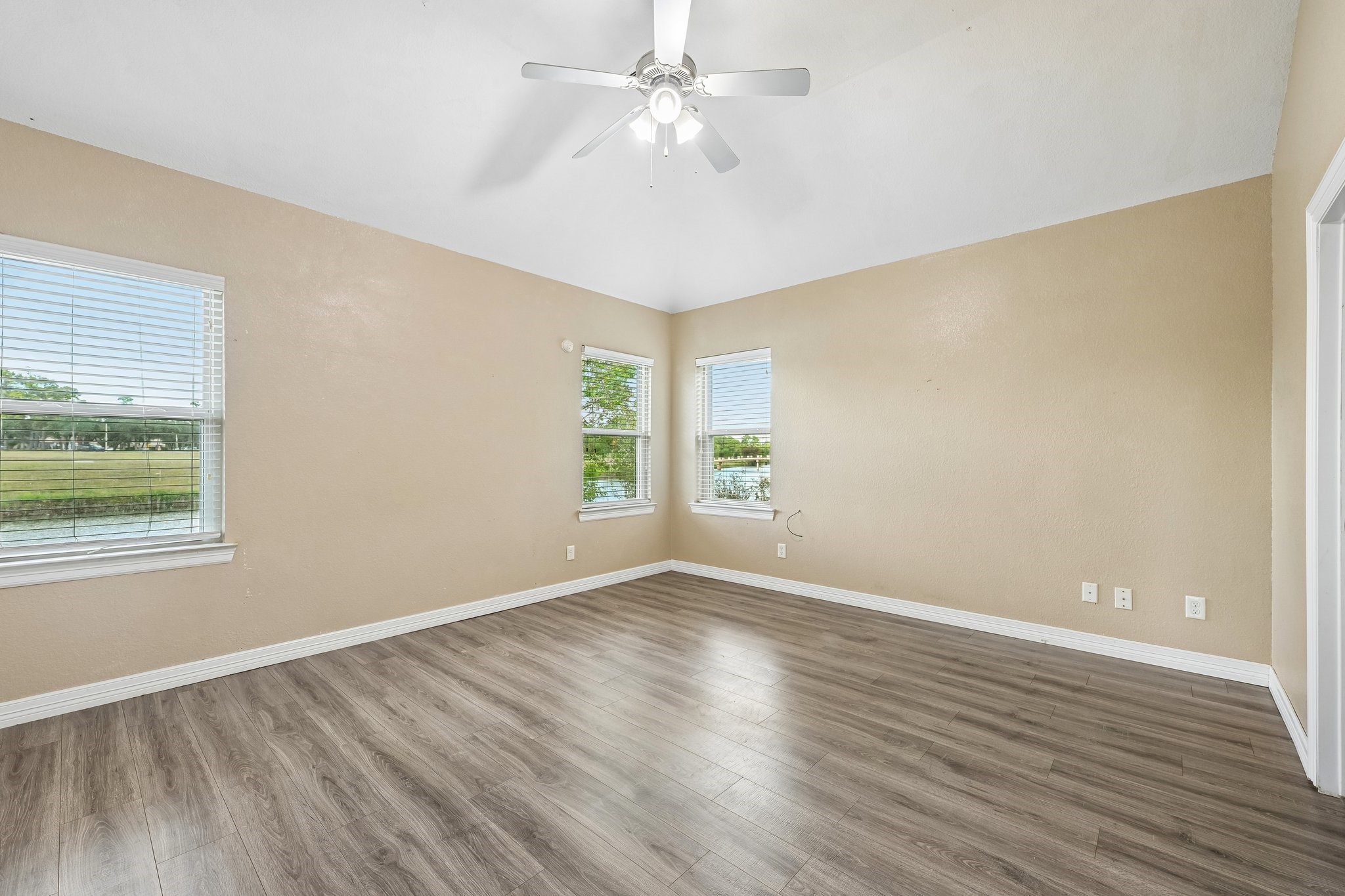 18654 Walden Glen Circle Property Photo 21