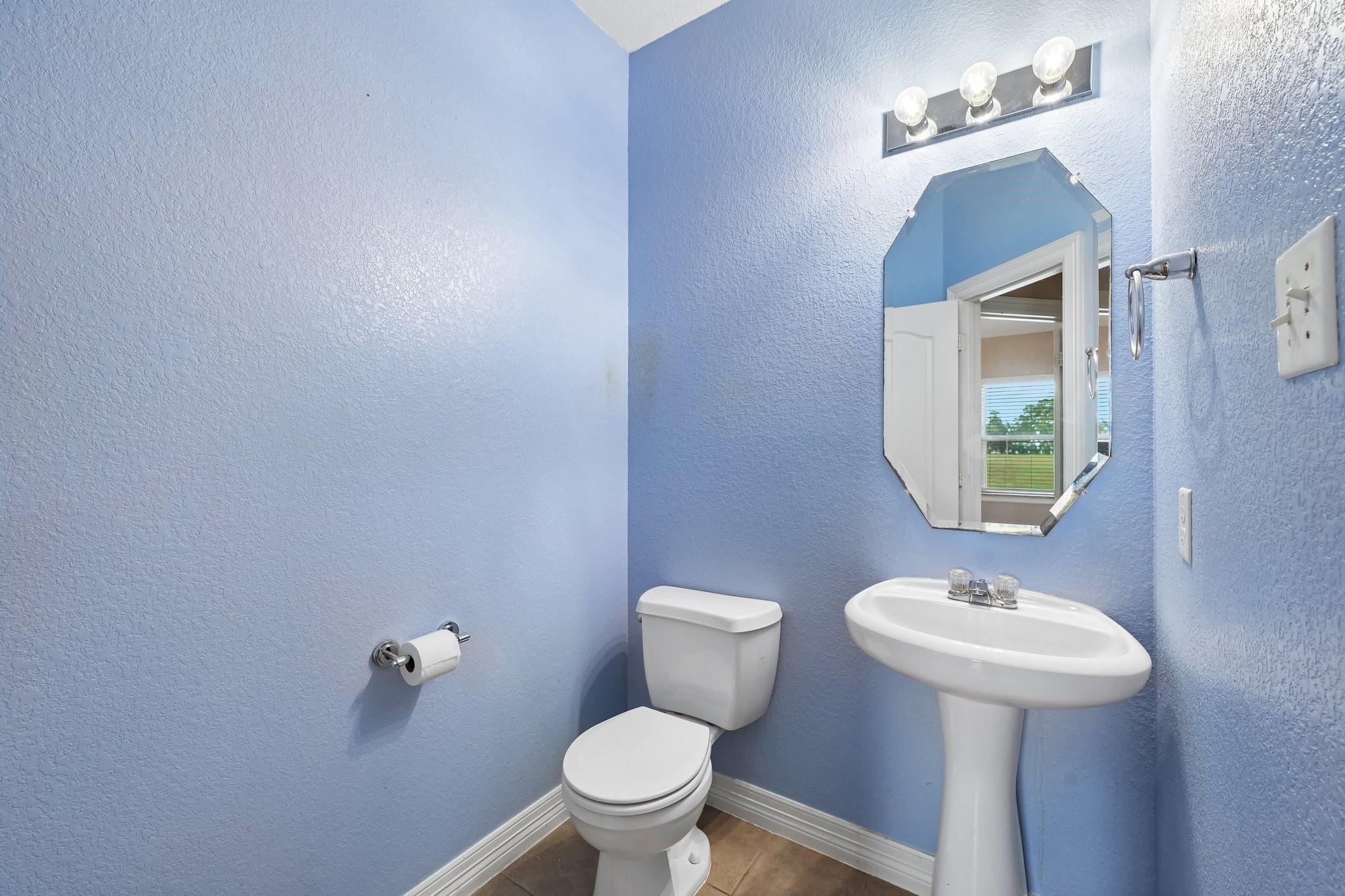 18654 Walden Glen Circle Property Photo 22
