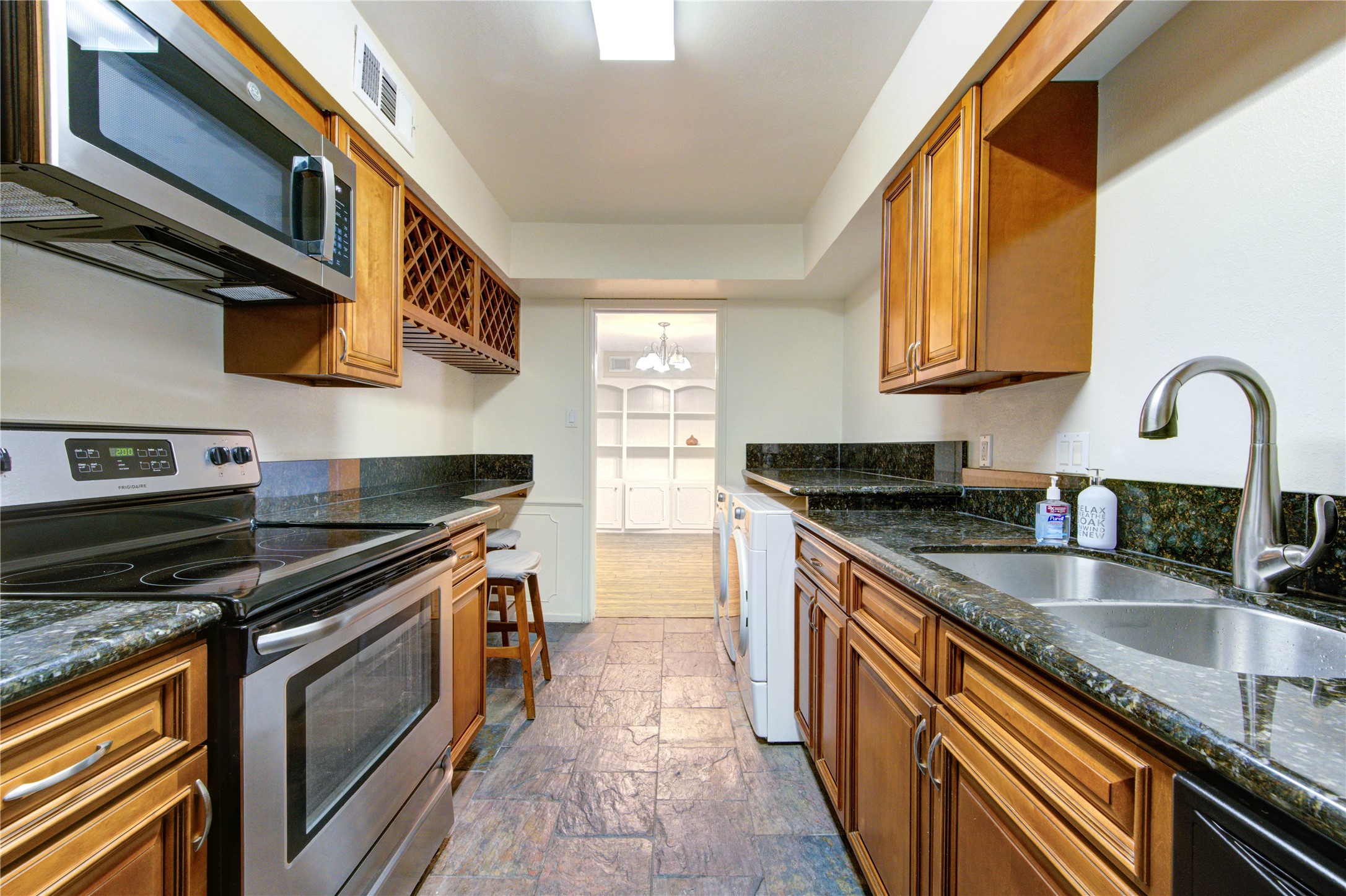 361 N Post Oak Lane 241 Property Photo 8