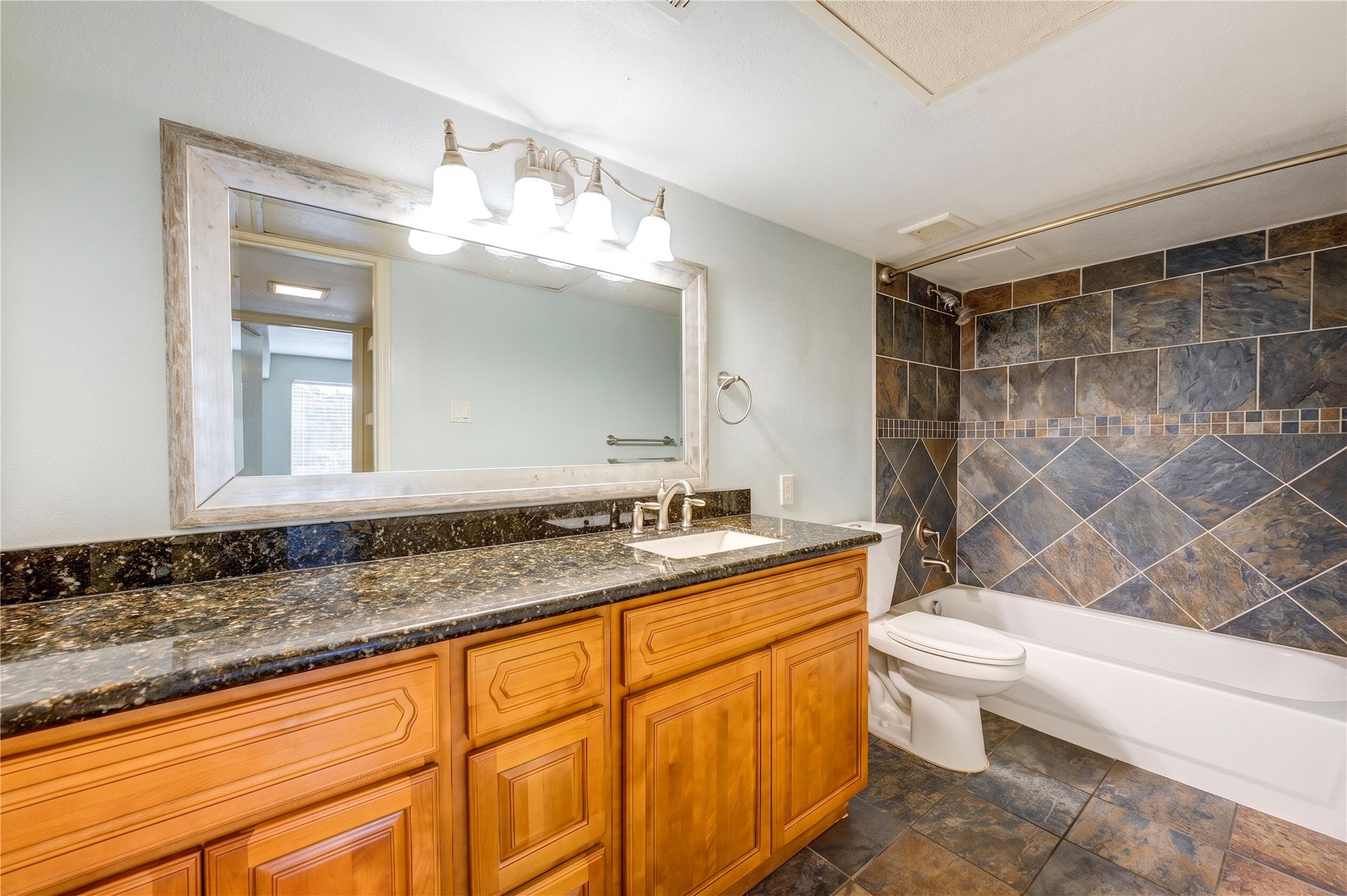 361 N Post Oak Lane 241 Property Photo 12