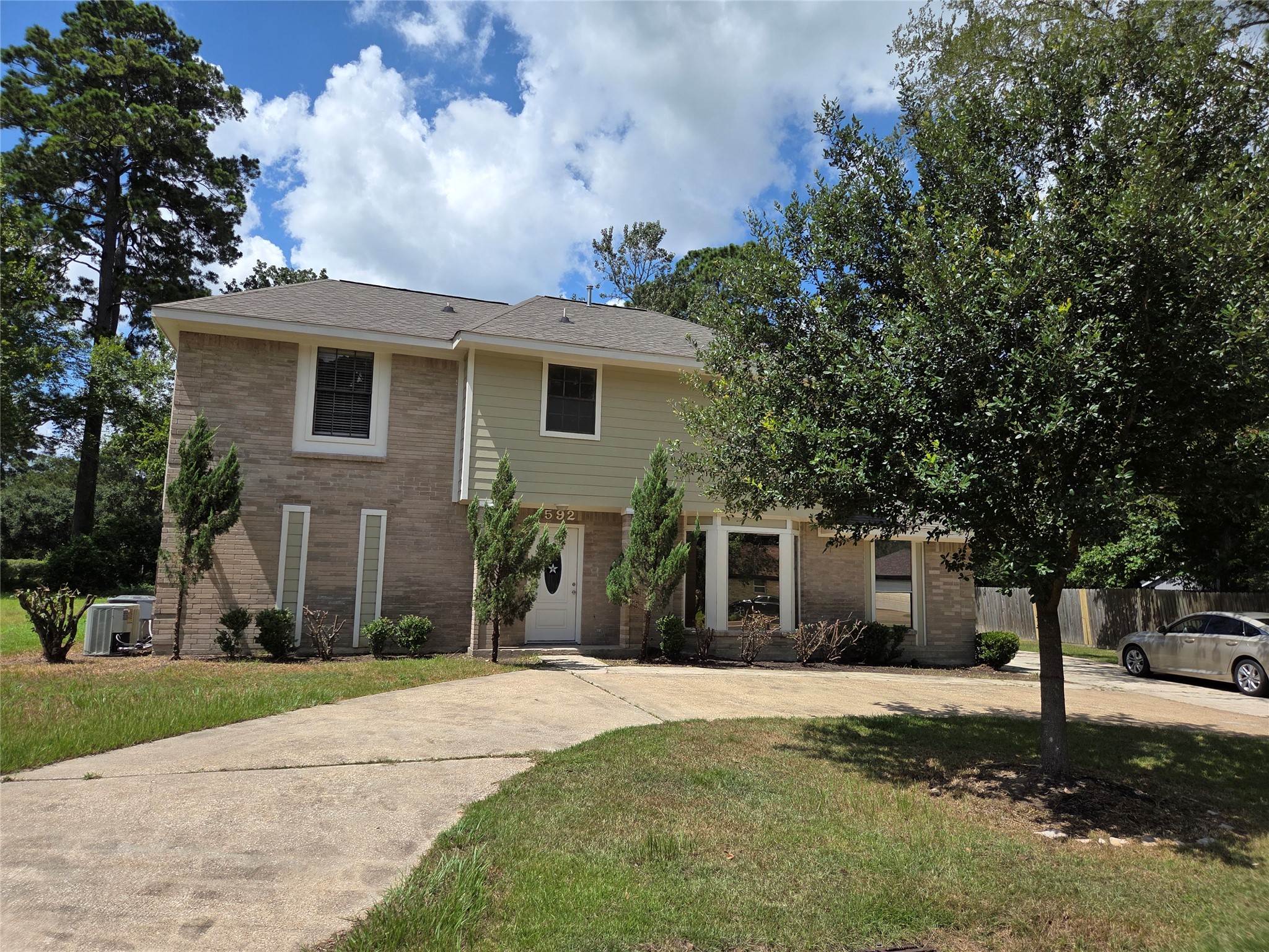 592 River Plantation Drive Property Photo 1