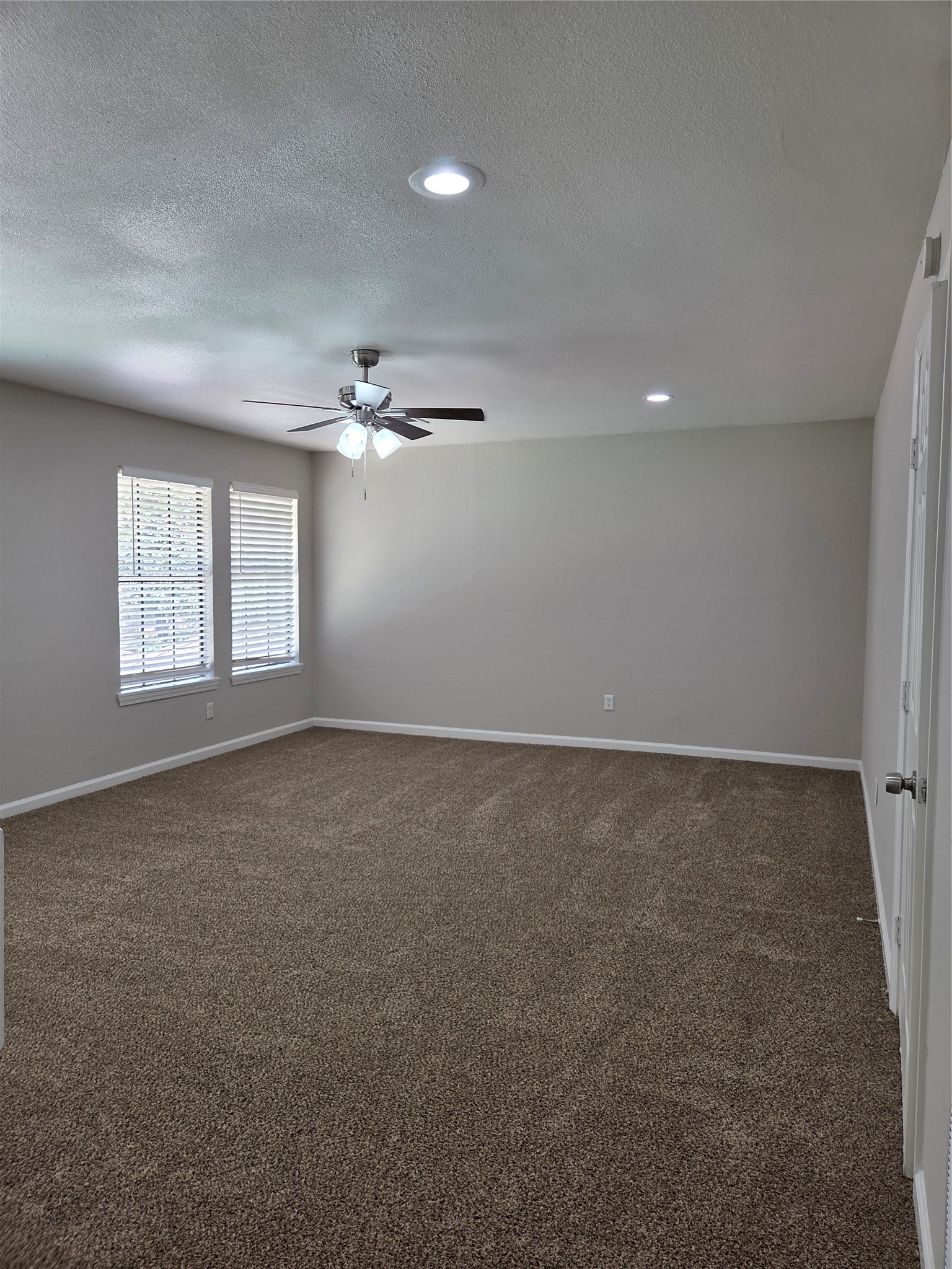 592 River Plantation Drive Property Photo 14