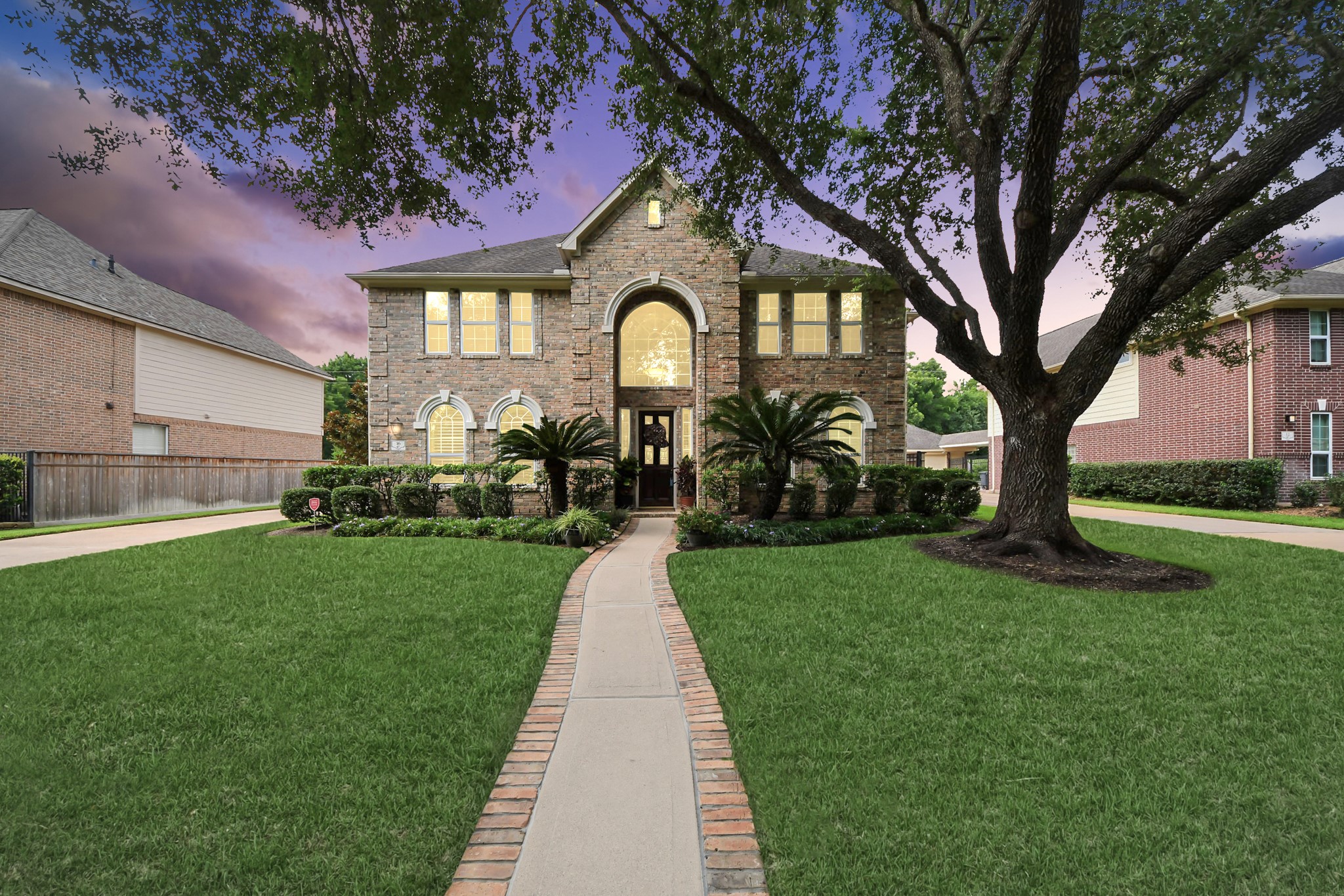 16 Twin Valley Drive Property Photo 2