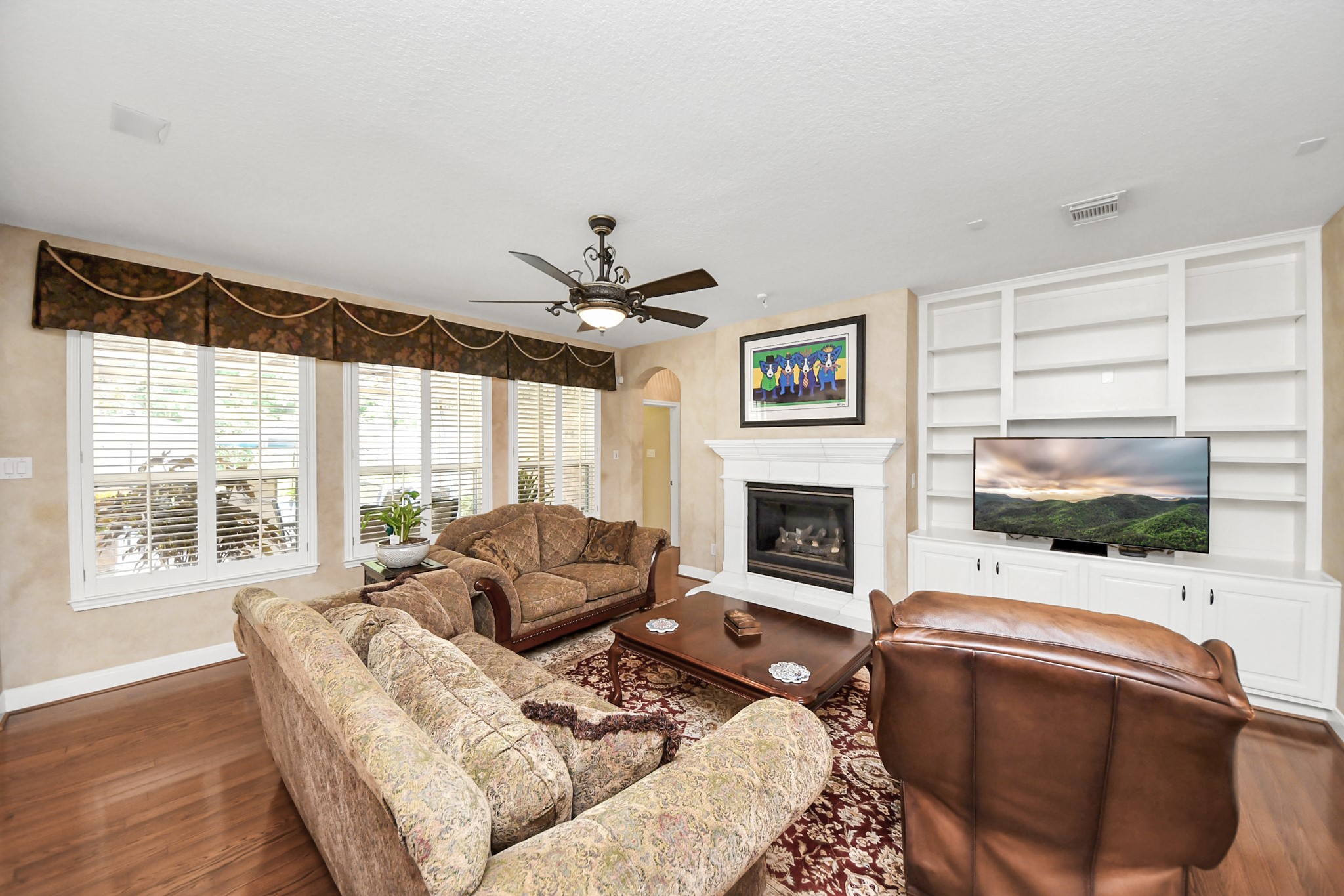 16 Twin Valley Drive Property Photo 19